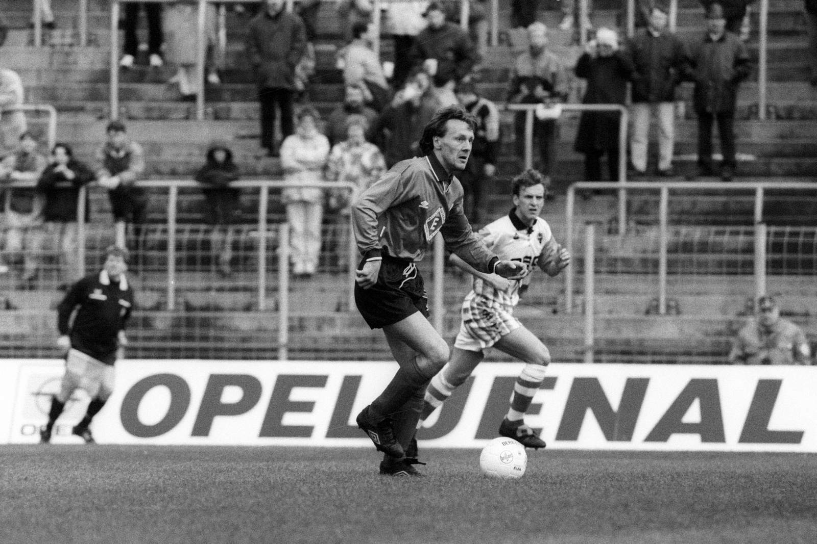ferdi hartung, sv meppen, 2. bundesliga Josef Menke am Ball für Meppen. Jetzt auf die Partie Meppen gegen Chemnitz wetten