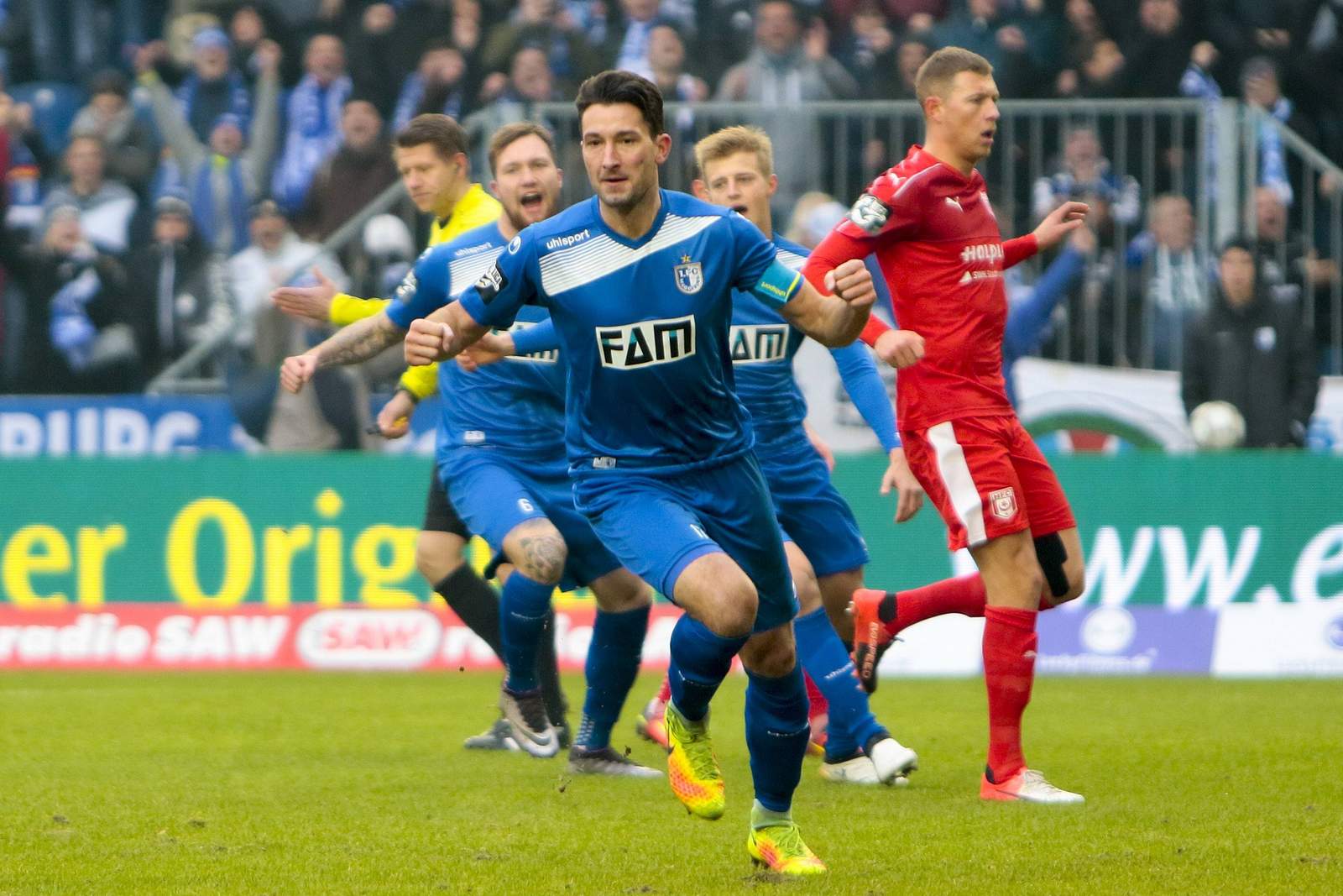 3. Liga Magdeburg Halle Sowislo Marius Sowislo jubelt nach seinem Tor. Jetzt auf Magdeburg vs Halle wetten!