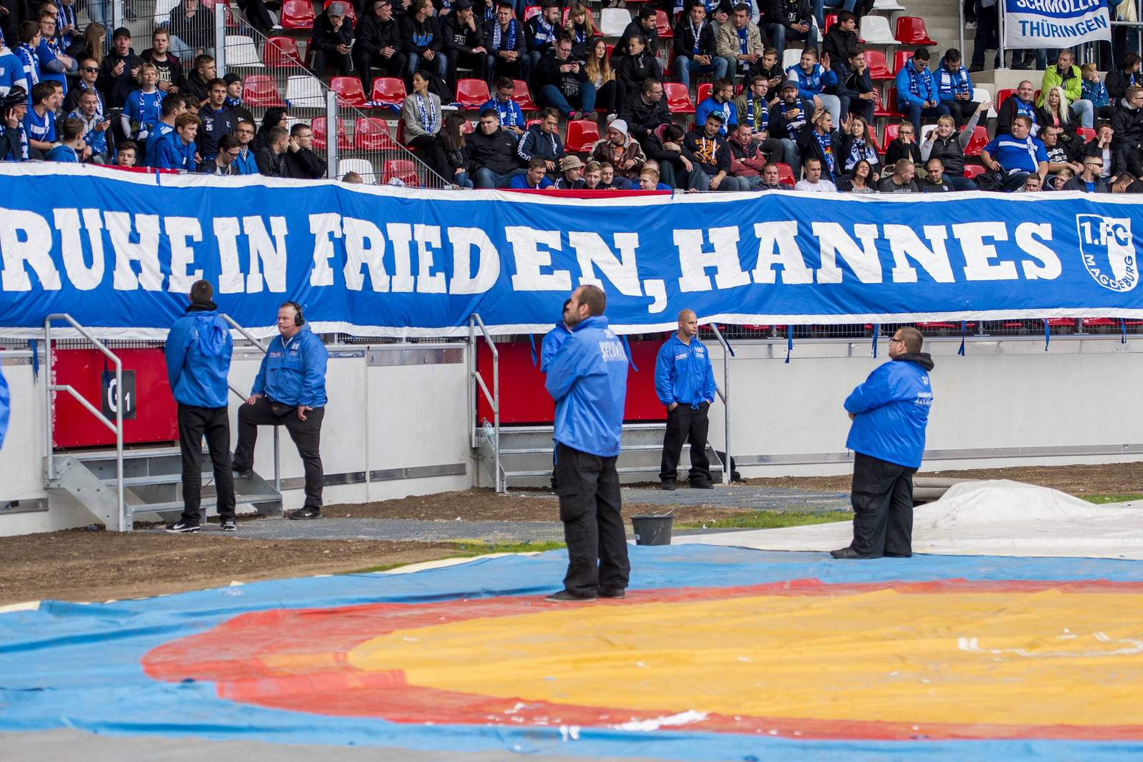 magdeburg hannes banner 3.liga Magdeburg-Fans mit Banner für verstorbenen Fan Hannes