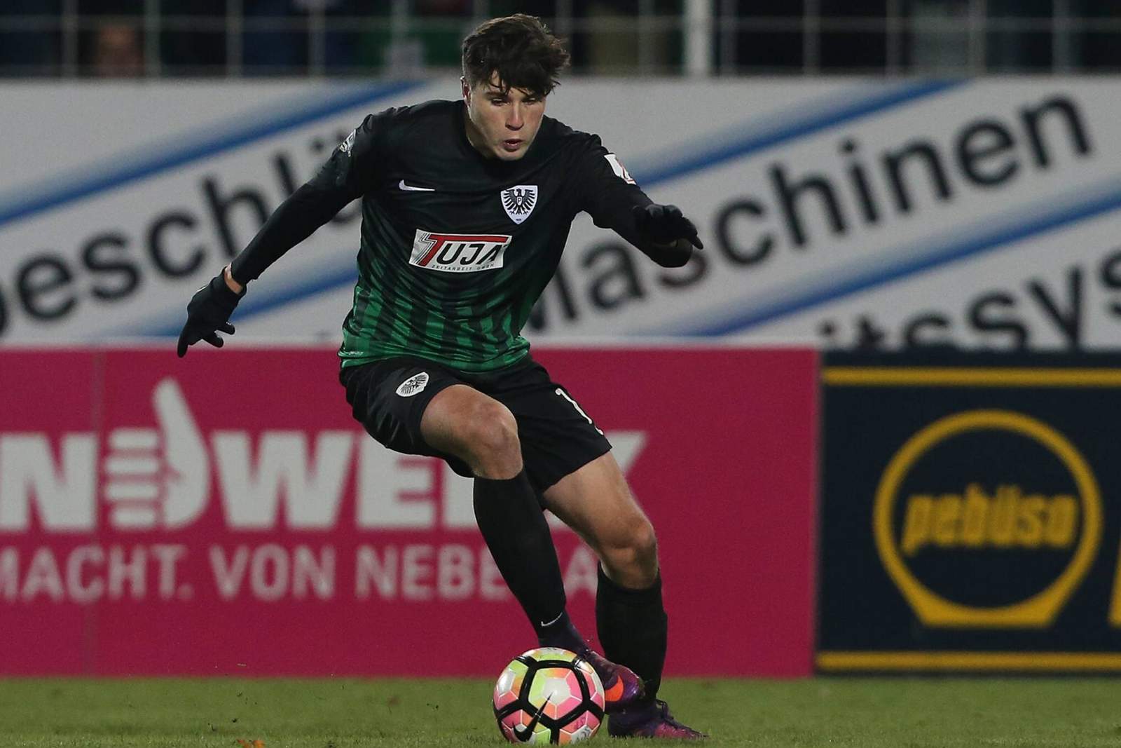 Warschewski Preußen Münster 3. Liga Tobias Warschewski am Ball.