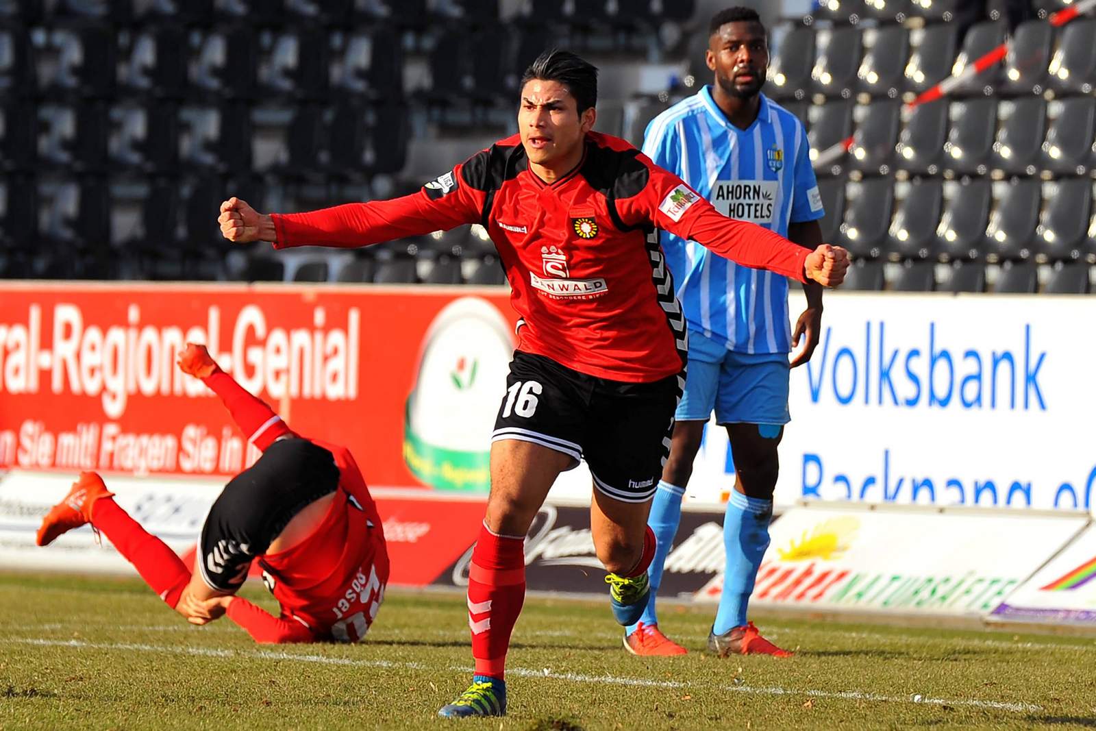 3. liga, sonnenhof großaspach, mario rodriguez Mario Rodriguéz bejubelt sein Tor gegen Chemnitz.