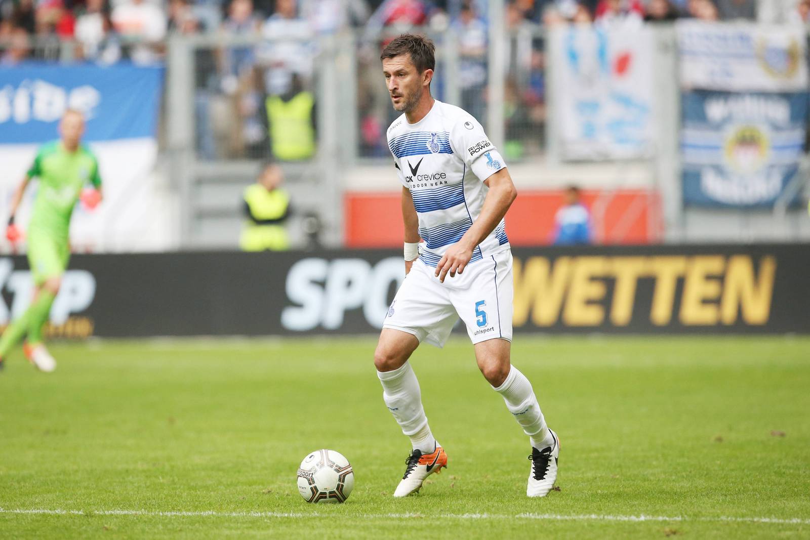 Bajic MSV Duisburg 3.Liga Branimir Bajic, Abwehrchef und Kapitän der Zebras.