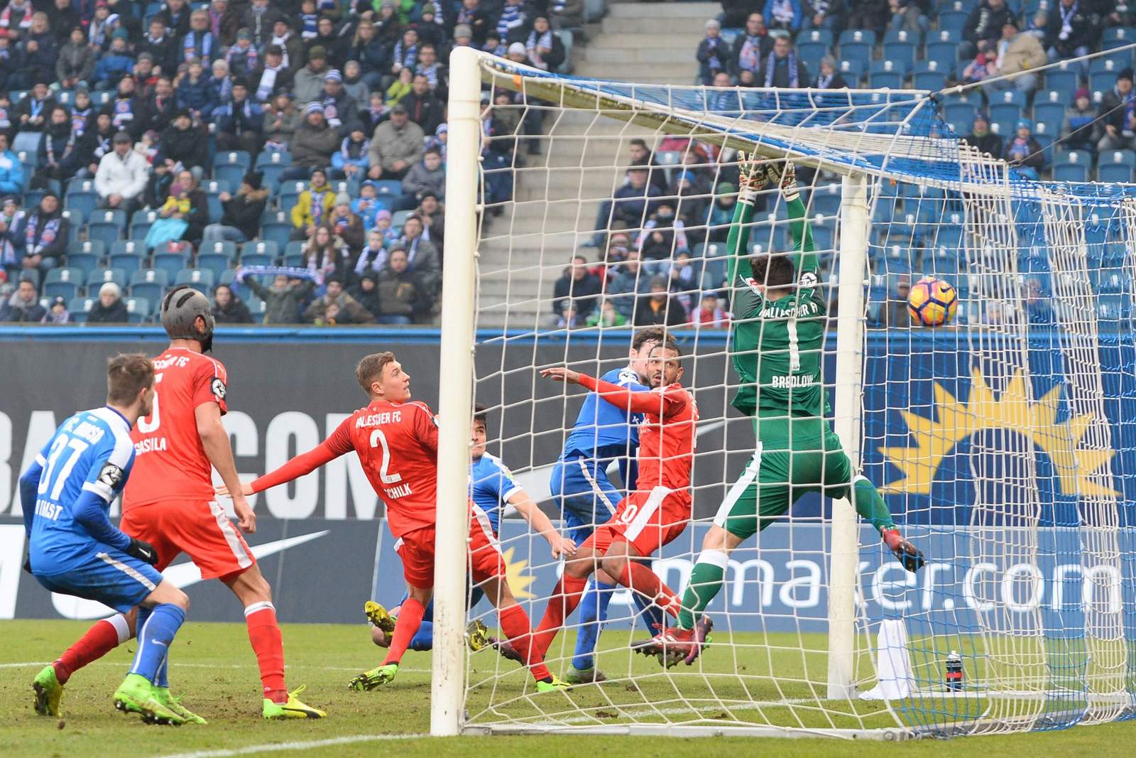 Marcus Hoffmann mit Kopfballtor gegen Halle