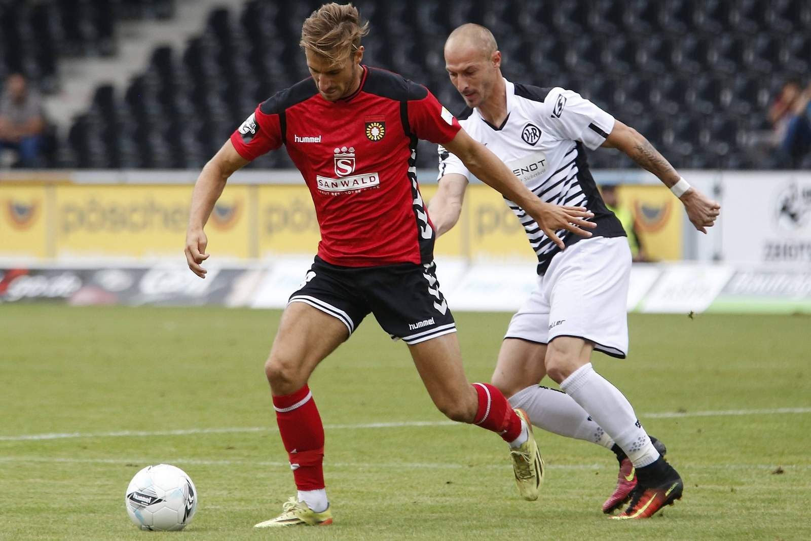 großaspach aalen morys sohm 3.liga Matthias Morys und Pascal Sohm im Duell.