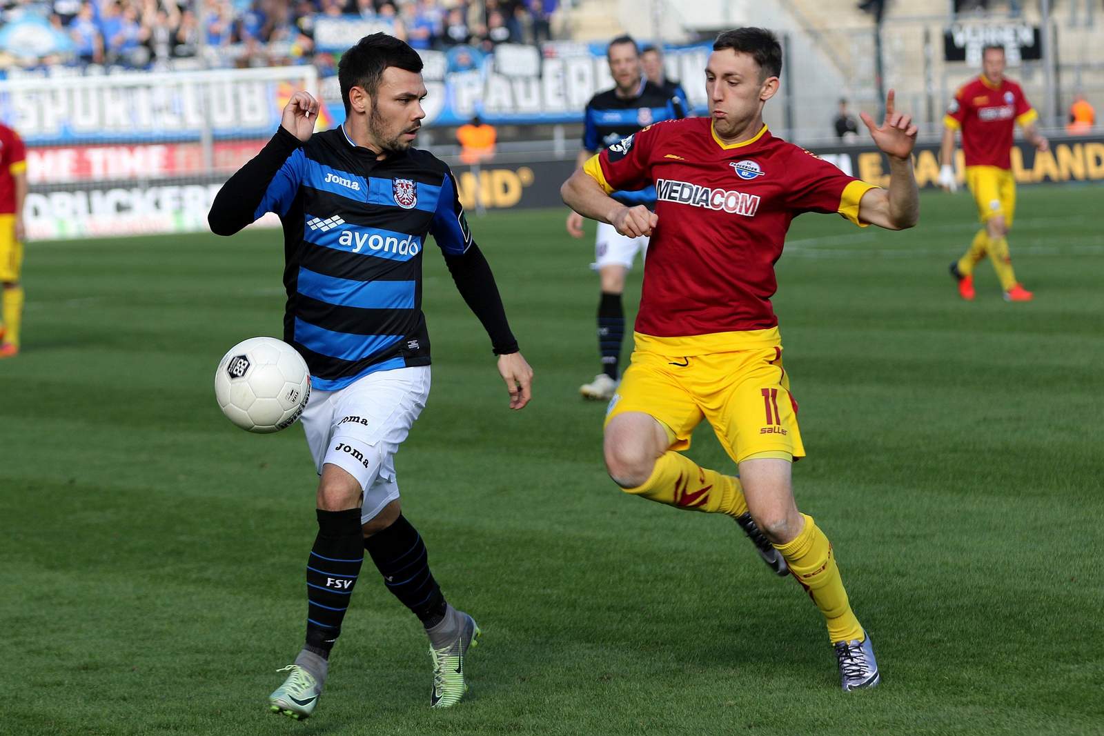 Ornatelli Bickel Paderborn FSV Frankfurt 3.Liga Christian Bickel läuft Massimo Ornatelli an. Jetzt auf Paderborn gegen FSV Frankfurt wetten!