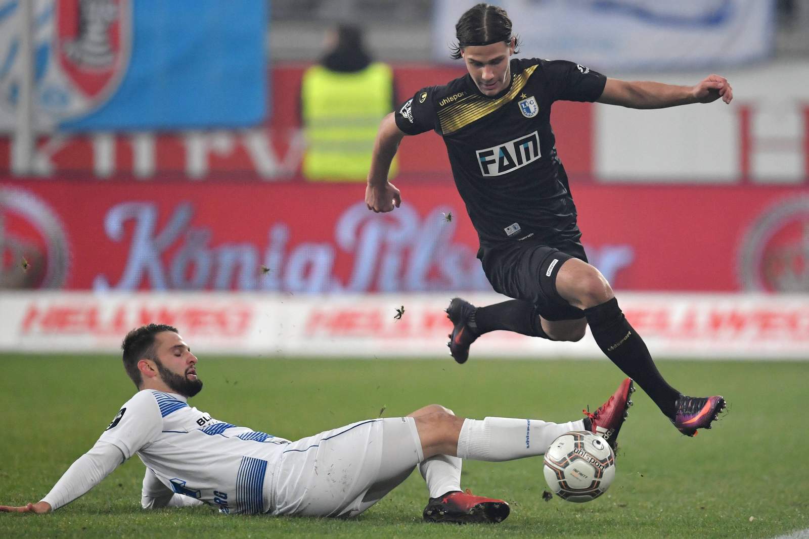 Tim Albutat MSV Duisburg Tobias Schwede 2. Bundesliga 3. Liga Aufstieg tim-albutat-duisburg-tobias-schwede-12-04-2017-imago-team2-27361911h