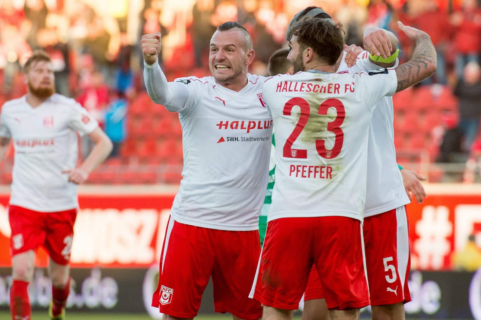 3. Liga HFC Hallescher FC Spieler Jubel Spieler des Halleschen FC