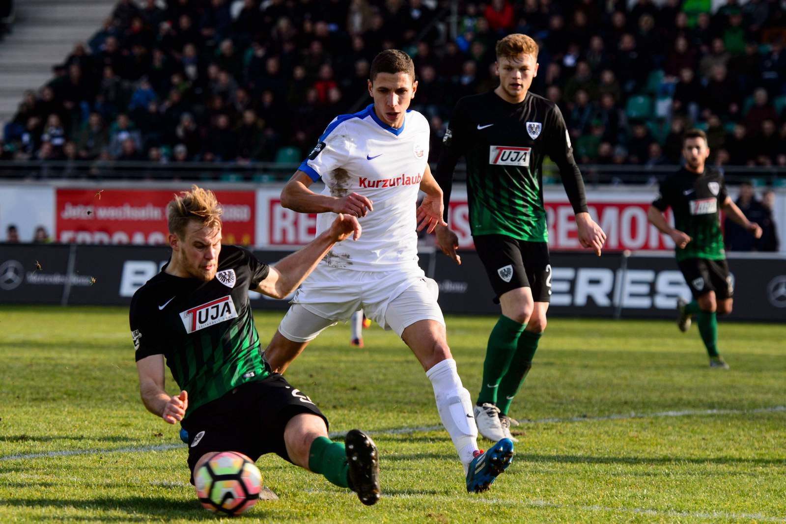 sebastian mai, soufian benyamina, sc preußen münster, fc hansa rostock, 3. liga Sebastian Mai und Soufian Benyamina im Duell. Am Sonntag stehen sich der FCH und der SCP erneut gegenüber. Jetzt auf das Spiel Rostock gegen Münster wetten