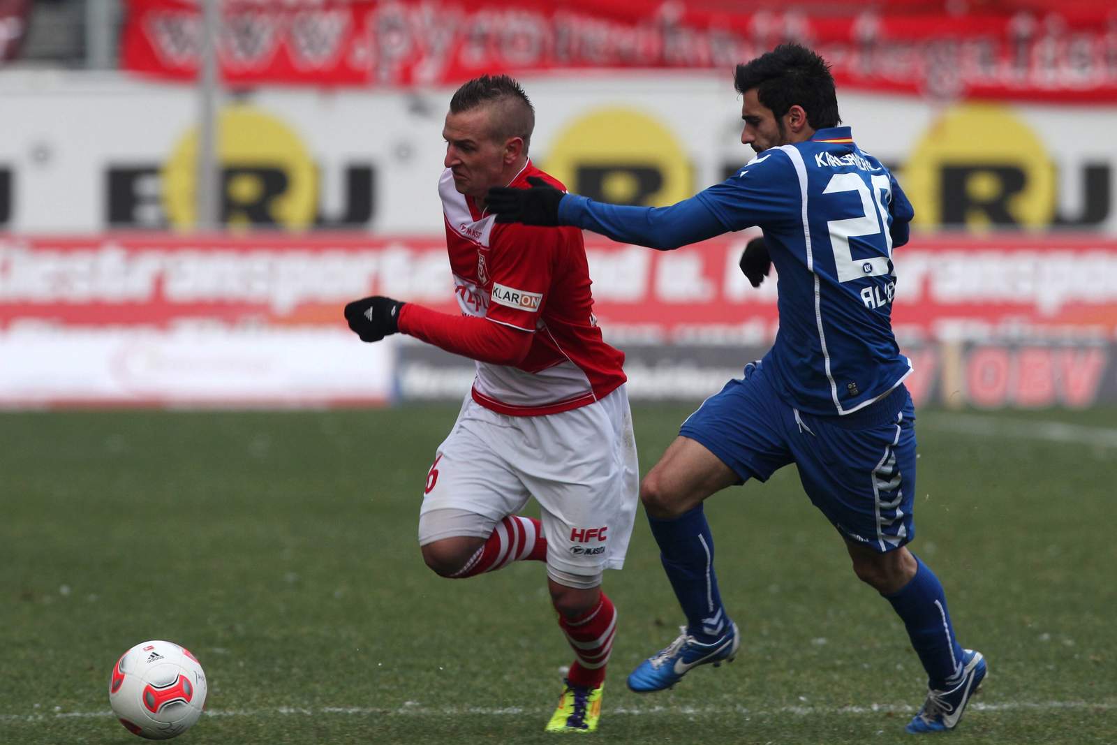 toni lindenhahn, selcuk alibaz, hallescher fc, karlsruher sc, 3. liga Toni Lindenhahn und Selcuk Alibaz im Duell. Wer gewinnt das dritte direkte Duel? Jetzt auf KSC gegen Halle wetten!