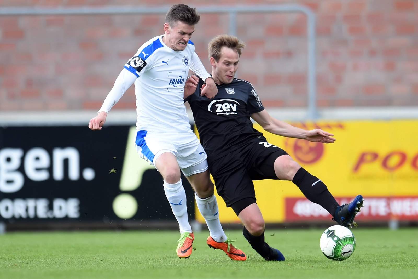 engel lotte lange zwickau 3.liga Zweikampf zwischen Engel und Lange