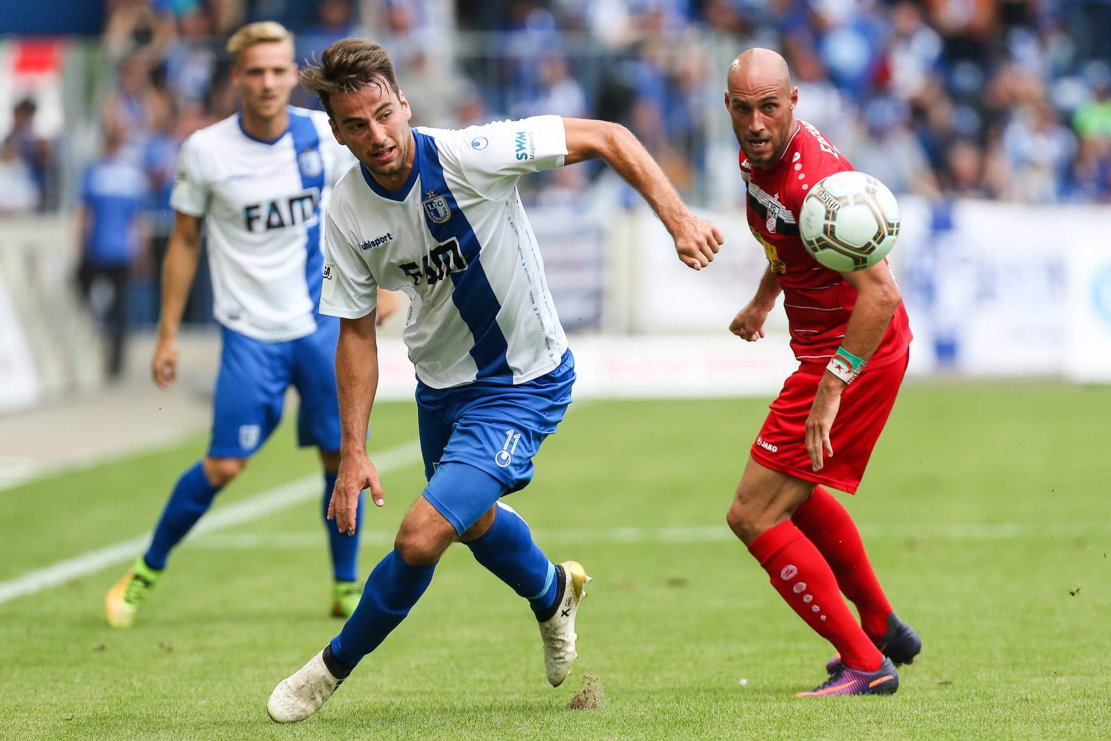 3. Liga Beck Brückner Magdeburg Erfurt Zweikampf zwischen Beck und Brückner