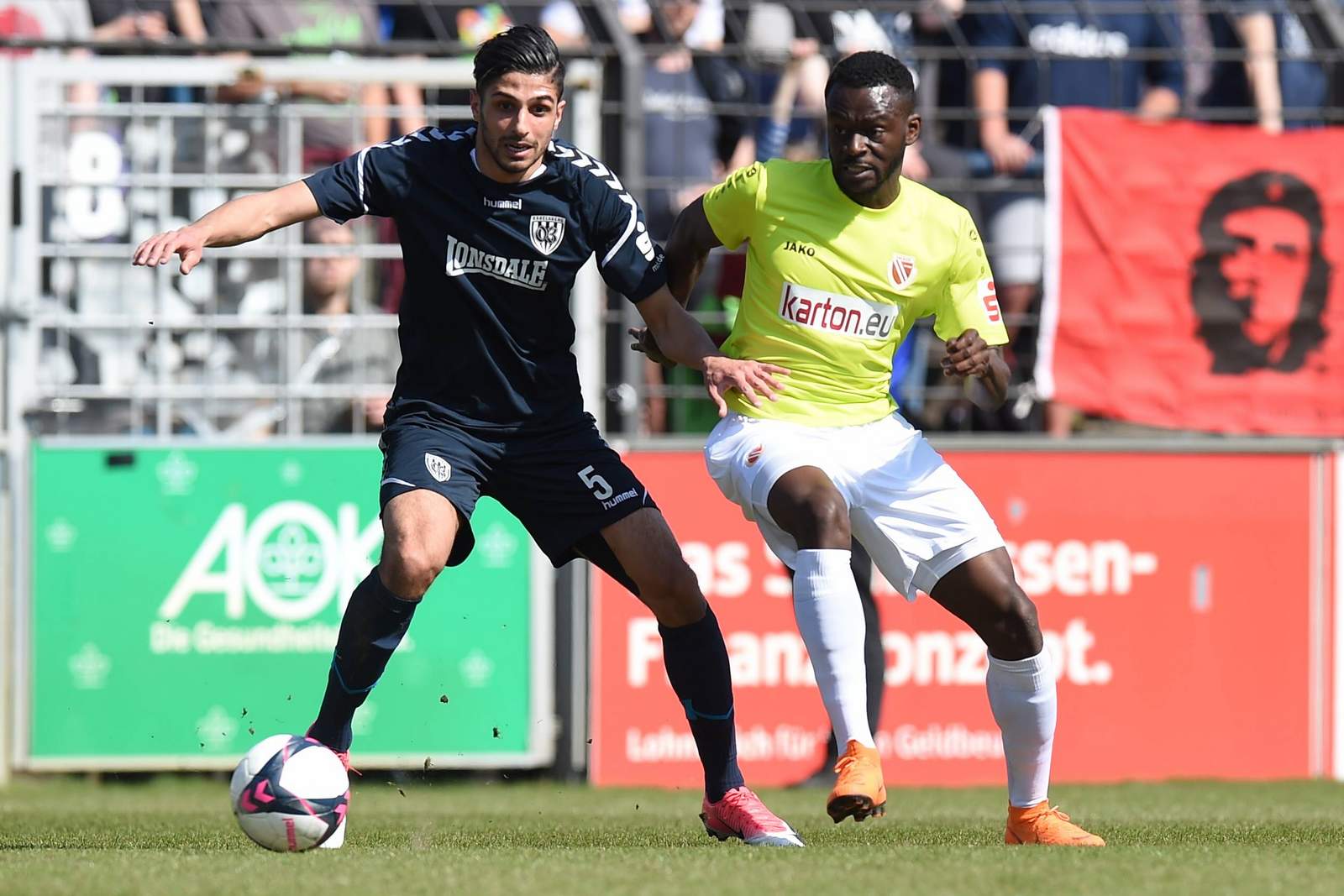 akdari babelsberg weidlich cottbus regionalliga Zweikampf zwischen Erdal Akdari und Kevin Weidlich