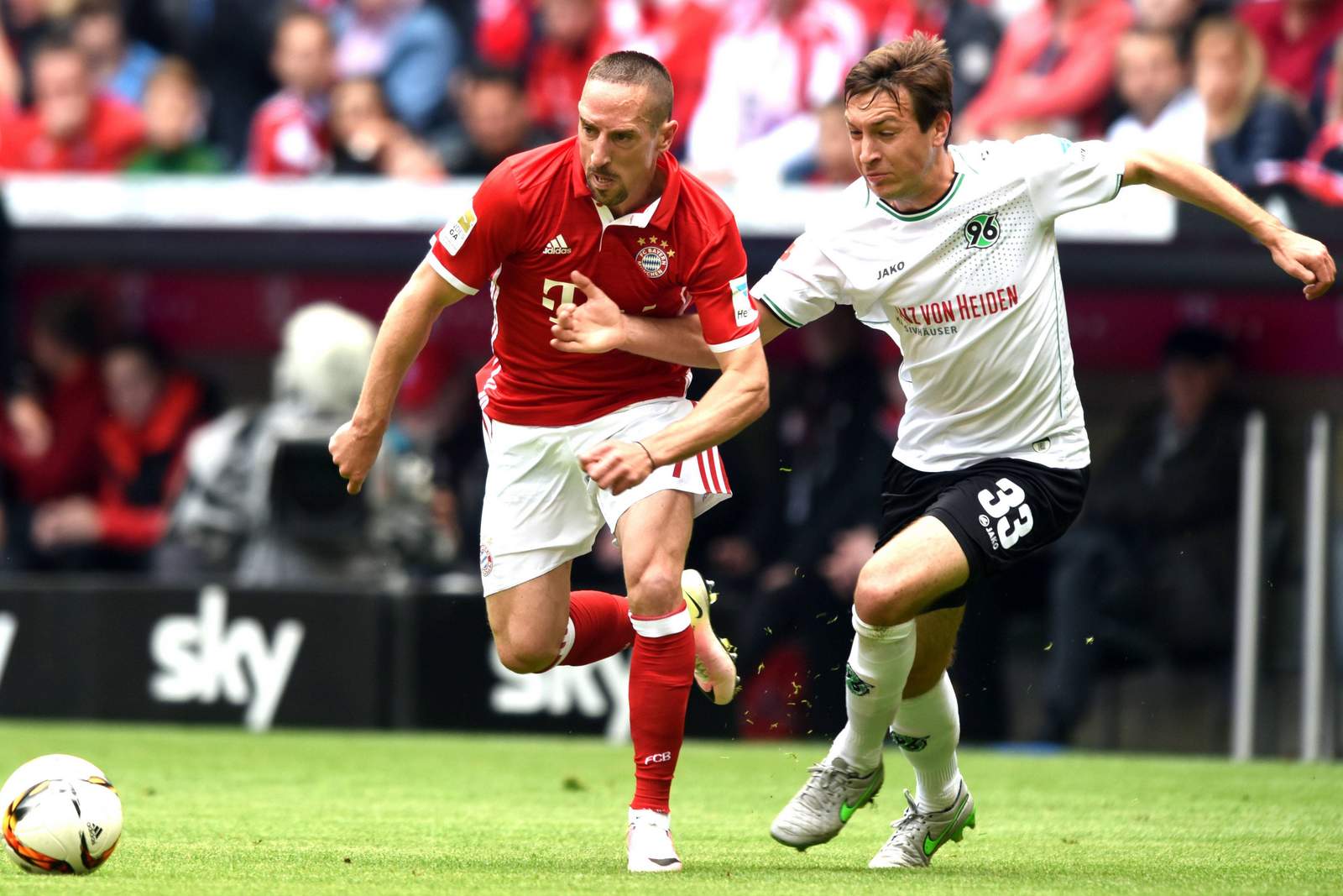 Zweikampf zwischen Ribery und Arkenberg