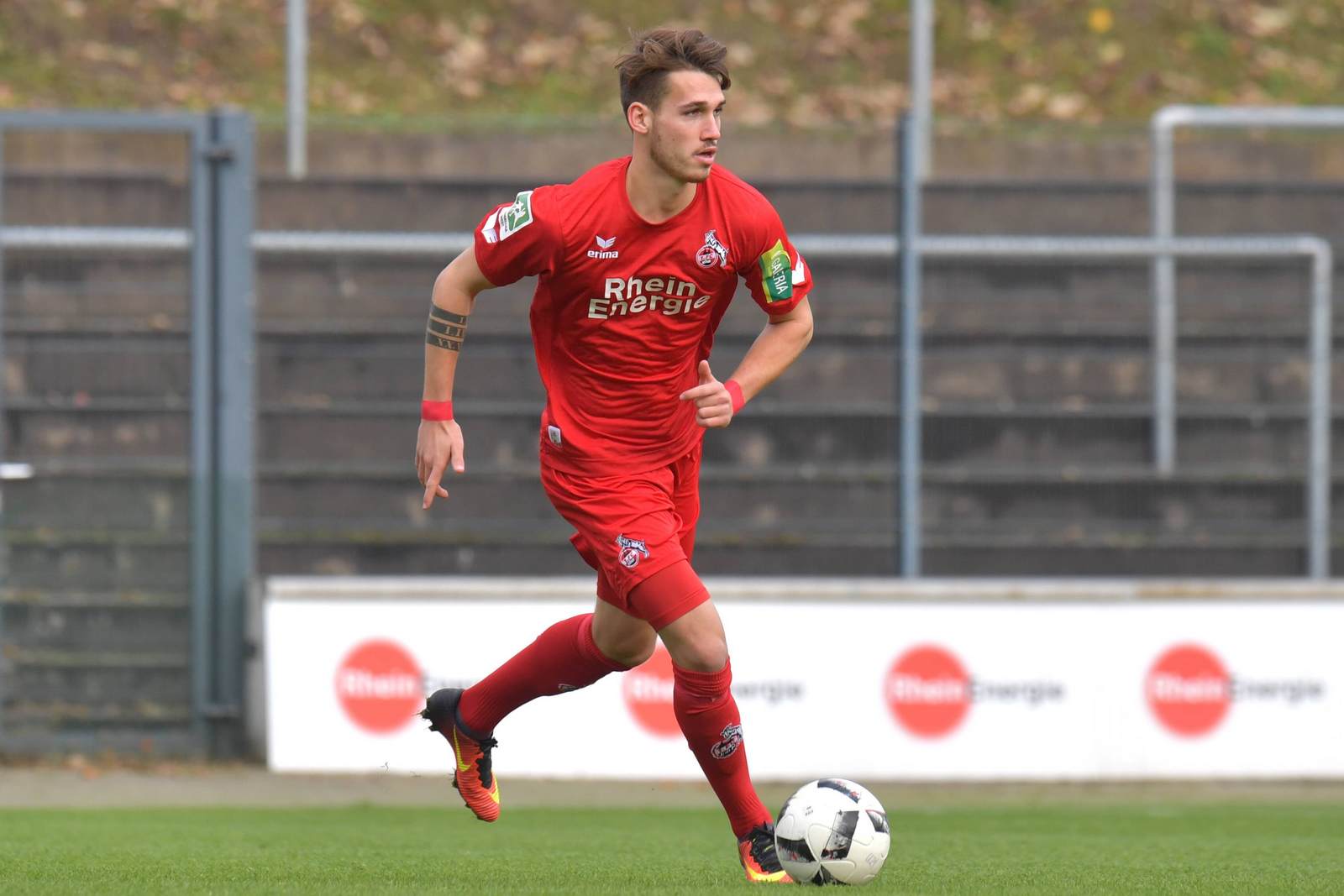 jonas hildebrandt, köln ii, regionalliga west Jonas Hildebrandt am Ball für Köln II