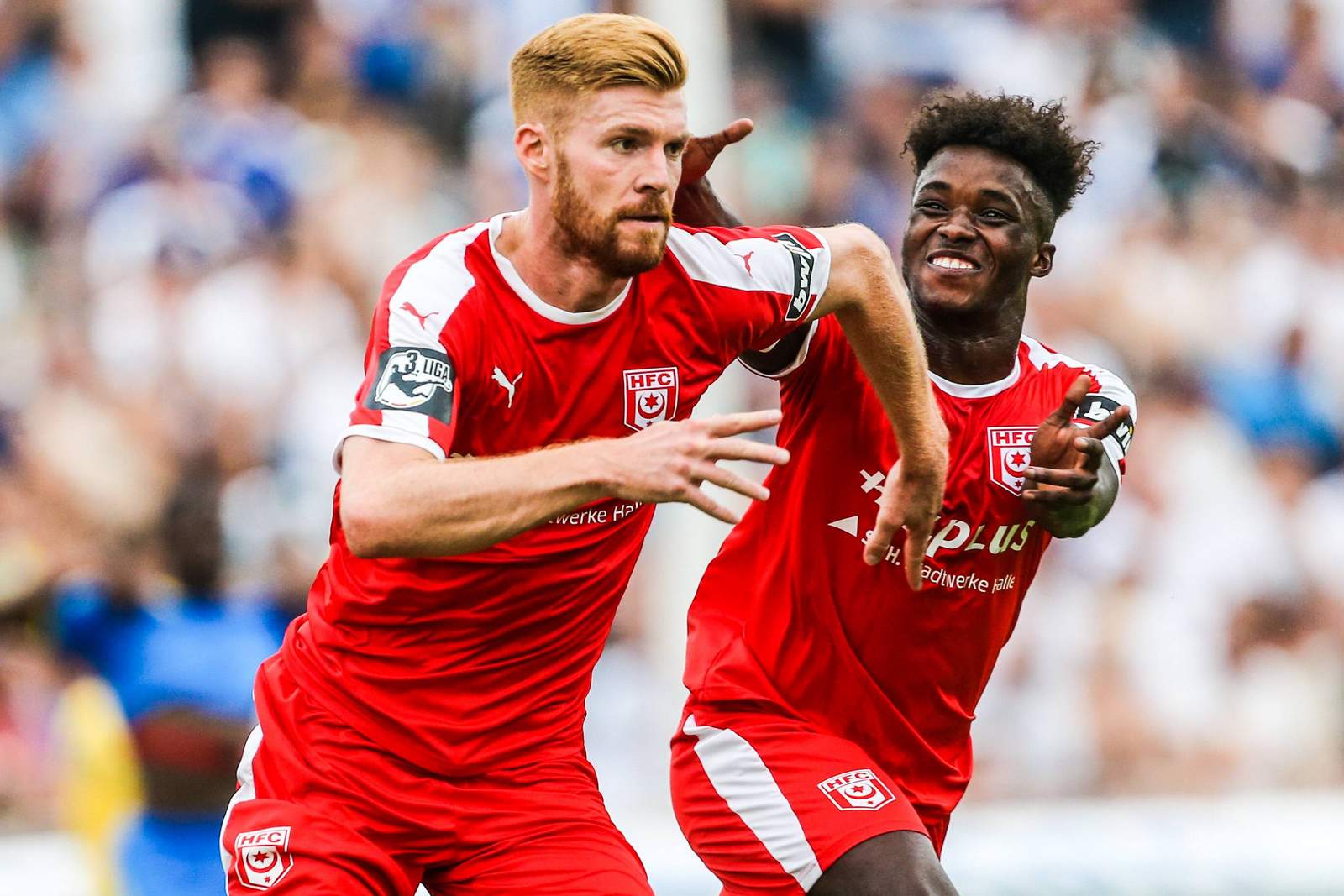 3. liga, hallescher fc, mathias fetsch Mathias Fetsch (l.) und Braydon Manu.