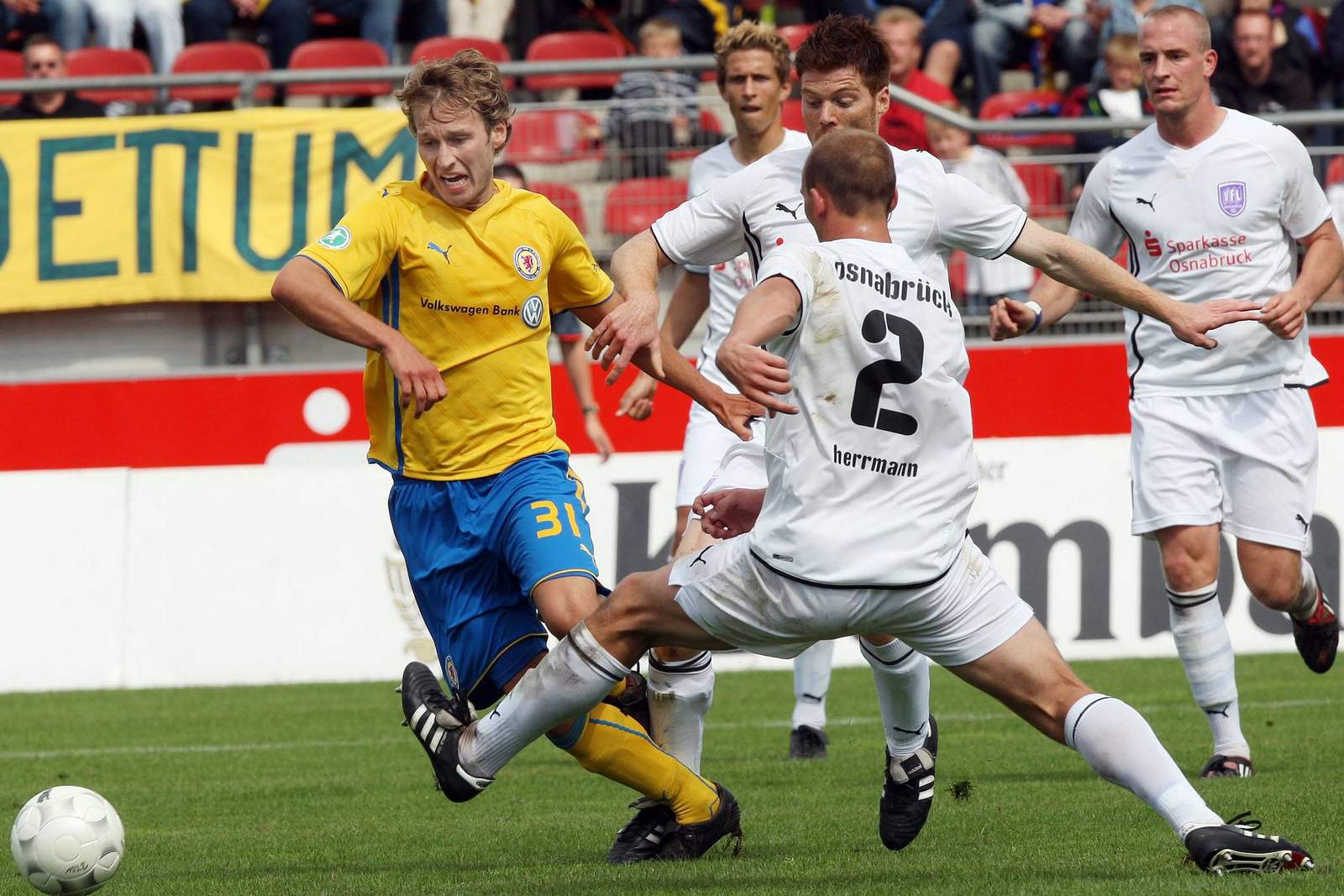marc pfitzner braunschweig patrick herrmann osnabrück 3. liga Setzt sich die Eintracht daheim gegen den Spitzenreiter durch? Jetzt auf Braunschweig gegen Osnabrück wetten.