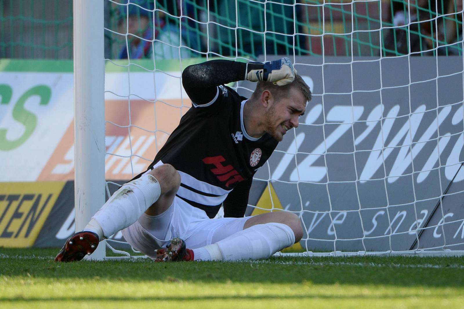 nikolai rehnen, fortuna köln, 3. liga NIkolai Rehnen frustriert im Tor