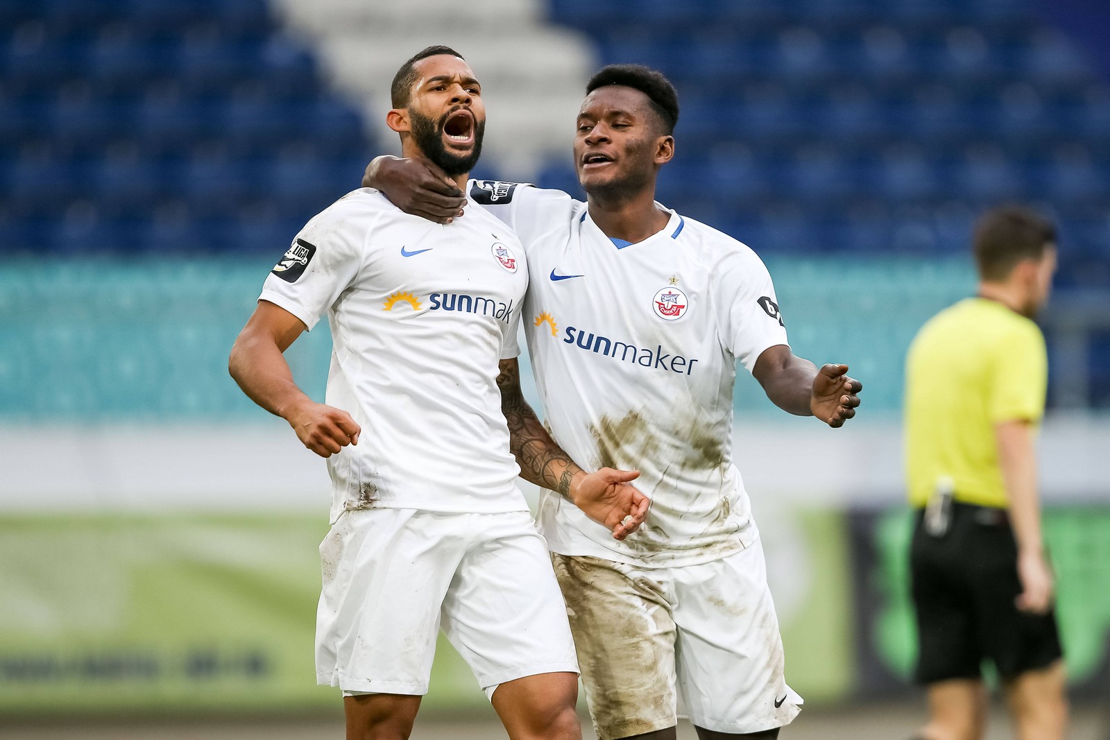 3. liga, hansa rostock, cebio soukou, merveille biankadi Cebio Soukou und Merveille Biankadi bejubeln den Ausgleich gegen Uerdingen
