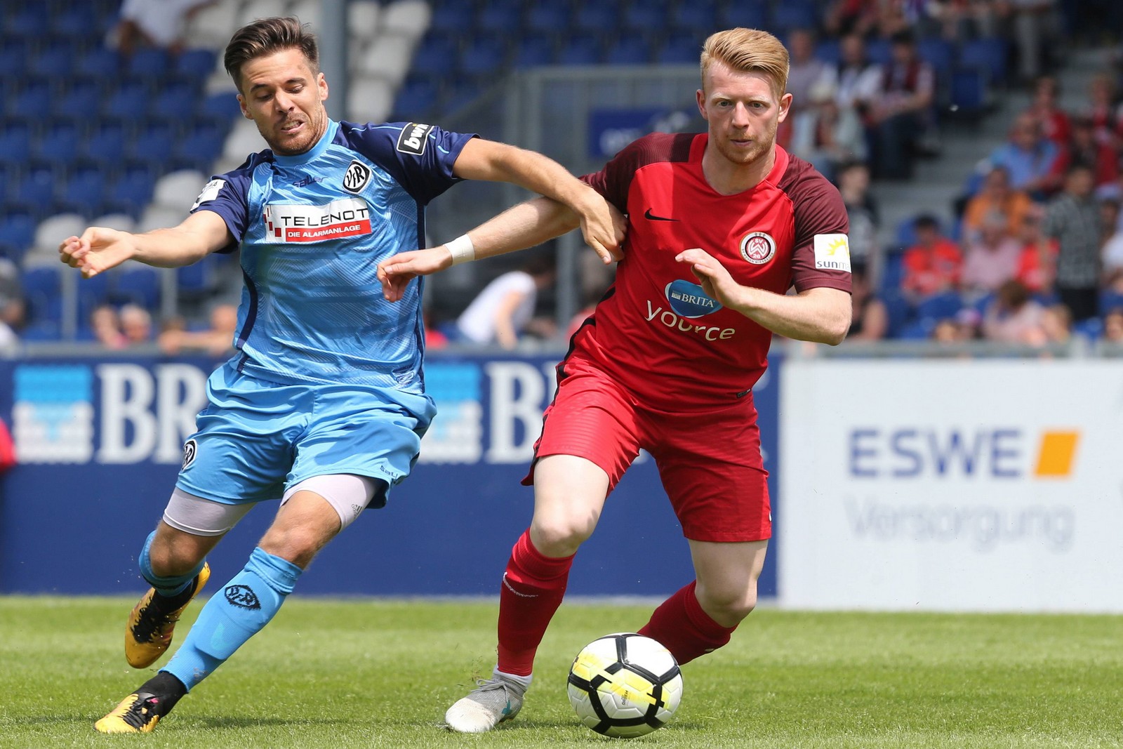 3. liga, sonnenhof großaspach, dominik martinovic Dominik Martinovic im Zweikampf mit Maximilian Welzmüller.