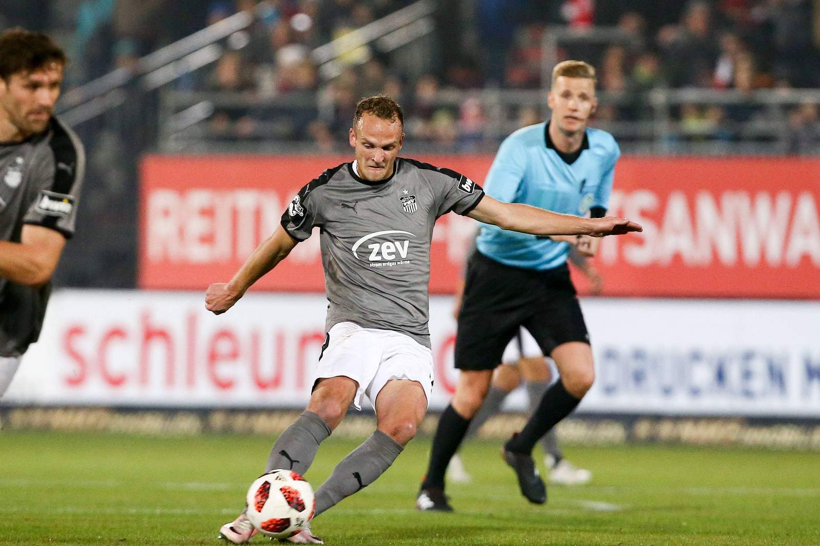 reinhardt zwickau tor 3.liga Julius Reinhardt erzielt ein Tor beim Spiel vom FSV Zwickau in Würzburg
