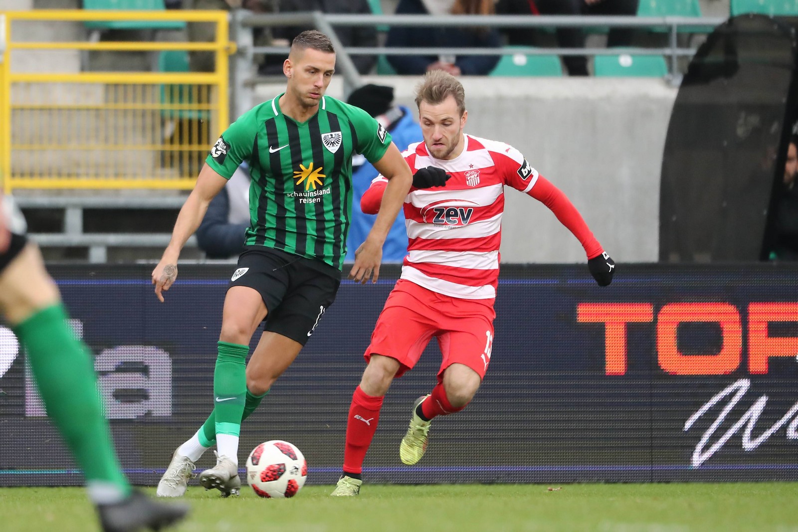 3. liga, preußen münster, rene klingenburg René Klingenburg (l.) im Zweikampf mit Mike Könnecke.