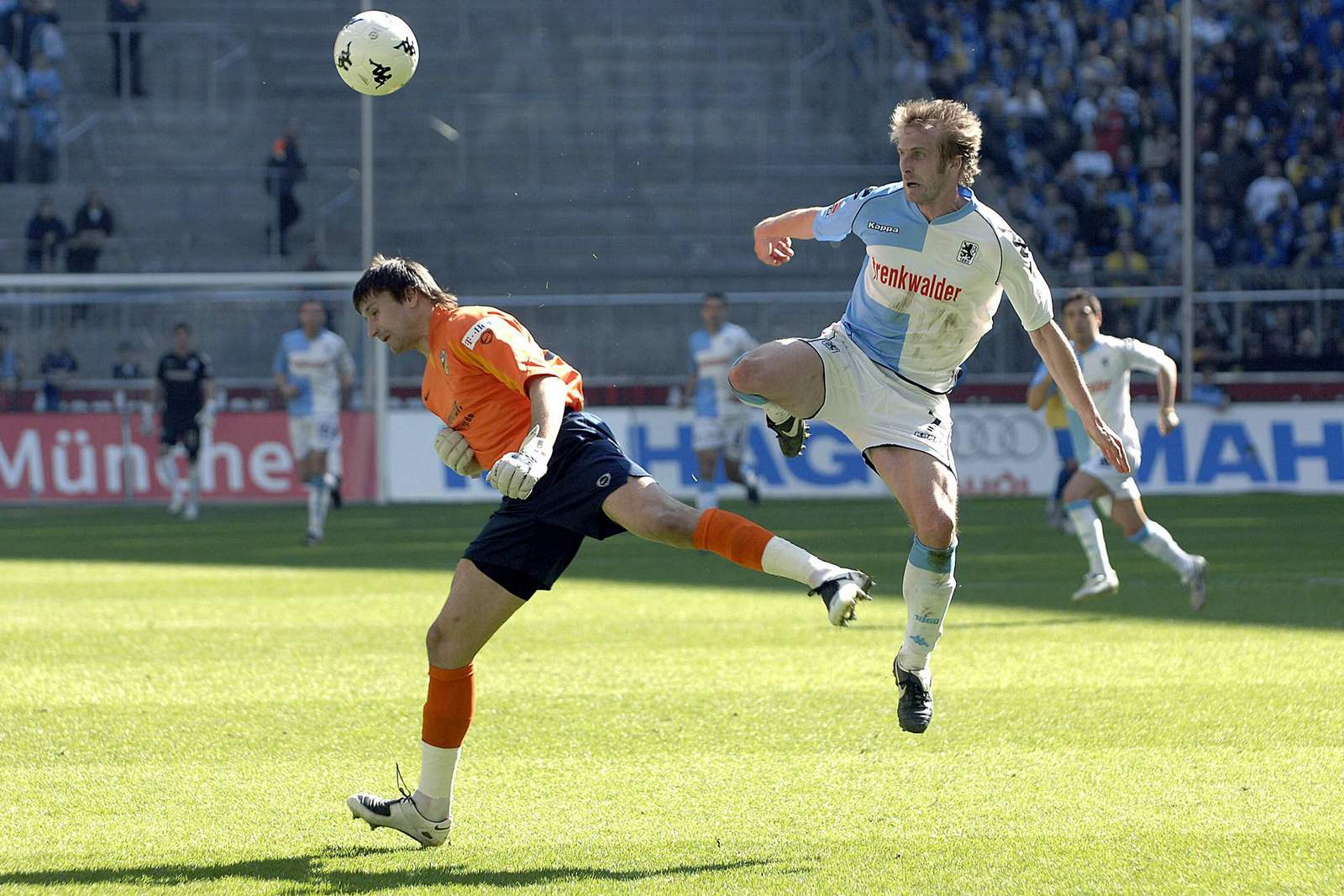 khomutovski jena bierofka 1860 2.bundesliga Vasili Khomutovski gewinnt Zweikampf gegen Daniel Bierofka