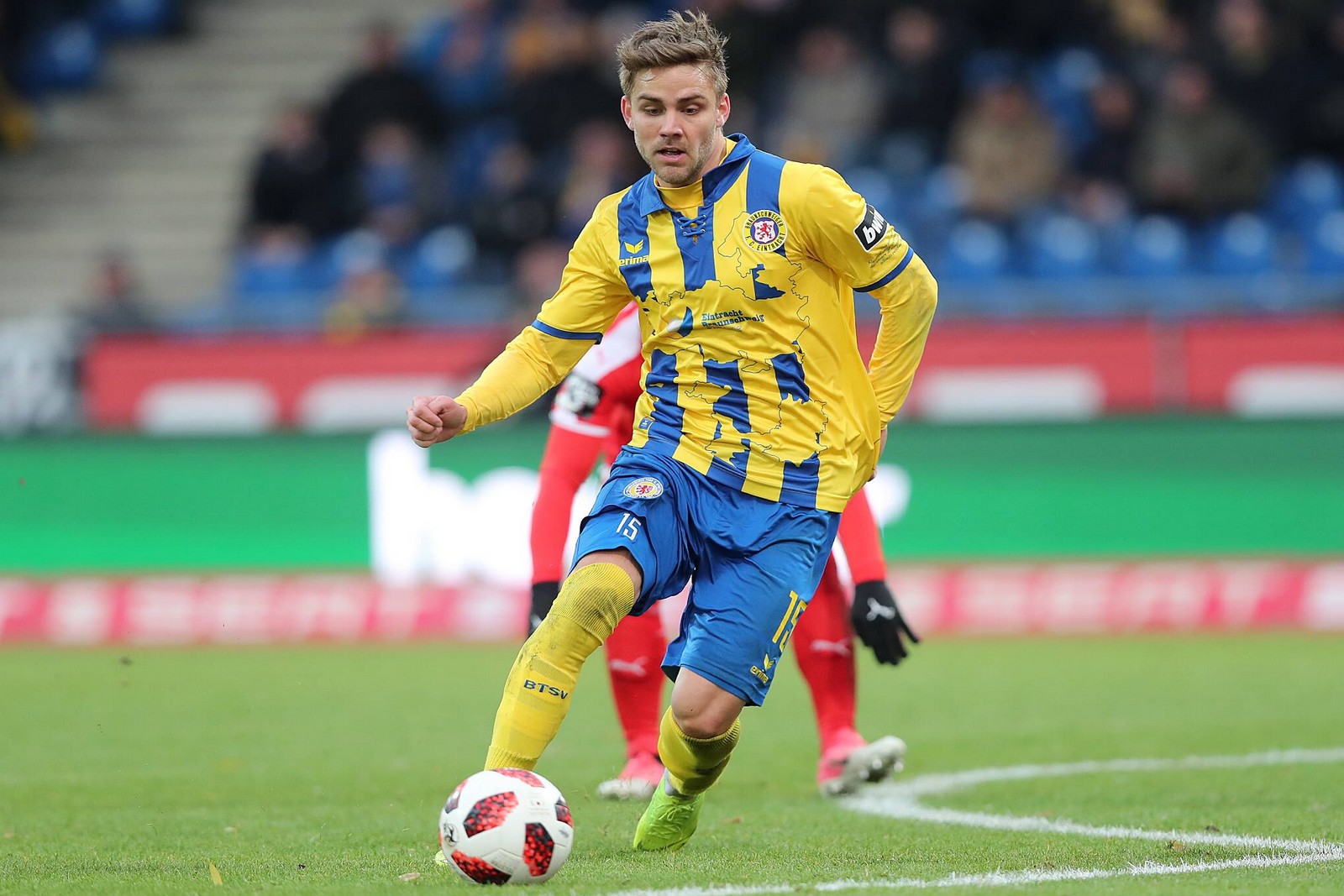 3. liga, eintracht braunschweig, christoffer nyman Christoffer Nyman am Ball in der 3. Liga.
