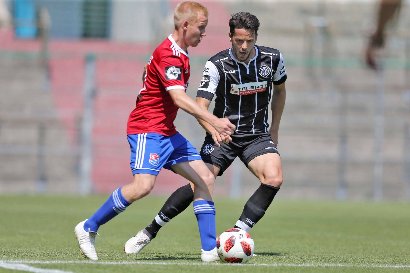 sascha bigalke, sascha traut, spvgg unterhaching, vfr aalen Sascha Bigalke (l.) im Zweikampf mit Sascha Traut.