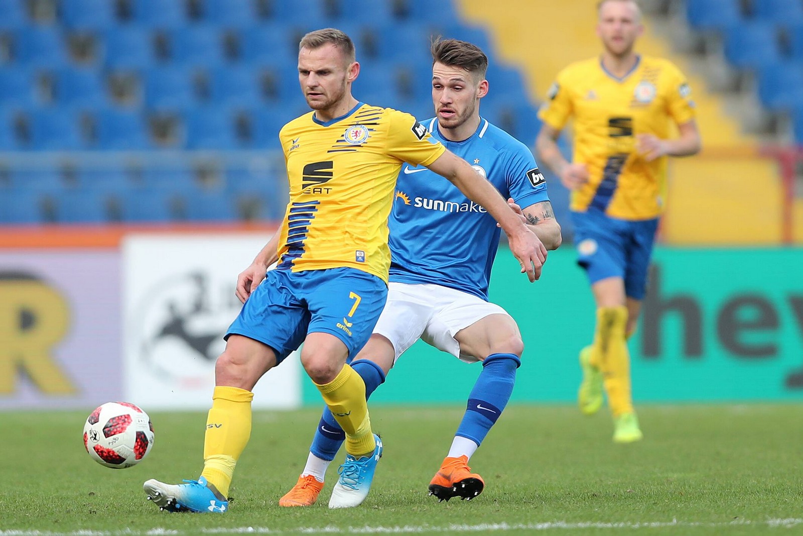 3. liga, eintracht braunschweig, bernd nehrig Bernd Nehrig (l.) in der Partie gegen Hansa.