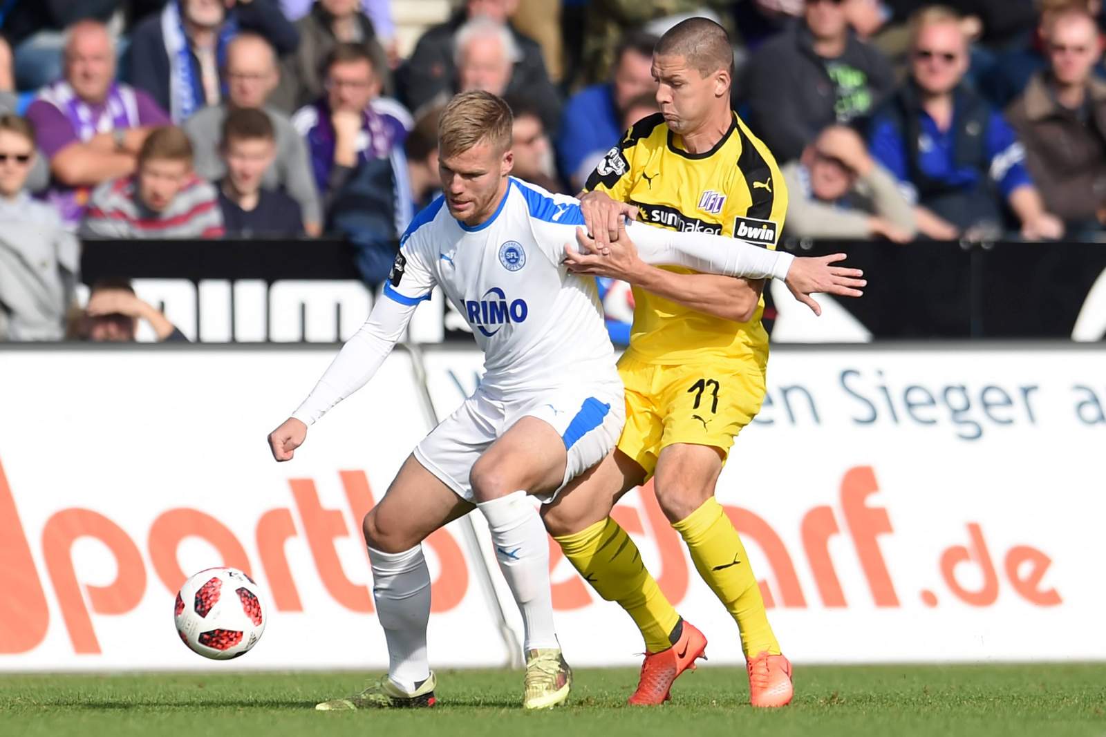 jules reimerink, sportfreunde lotte, adam susac, vfl osnabrück, 3. liga Jules Reimerink im Zweikampf mit Adam Susac.