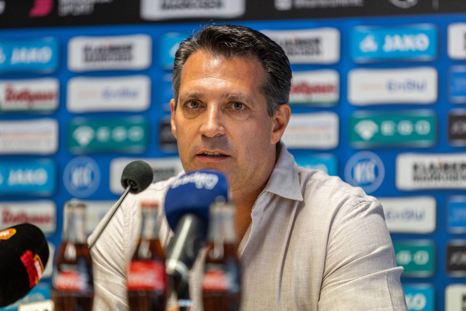 alois schwartz, karlsruher sc, ksc, 3. liga Alois Schwartz bei der Pressekonferenz vor dem Spiel gegen Aalen