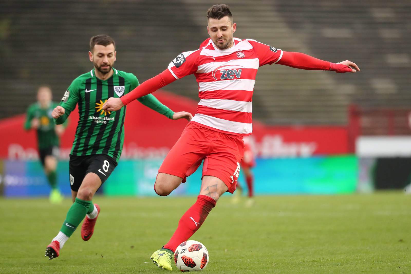 3. liga, fsv zwickau, davy frick, preussen muenster, kevin rodrigues pires Davy Frick (r.) enteilt Kevin Rodrigues Pires.