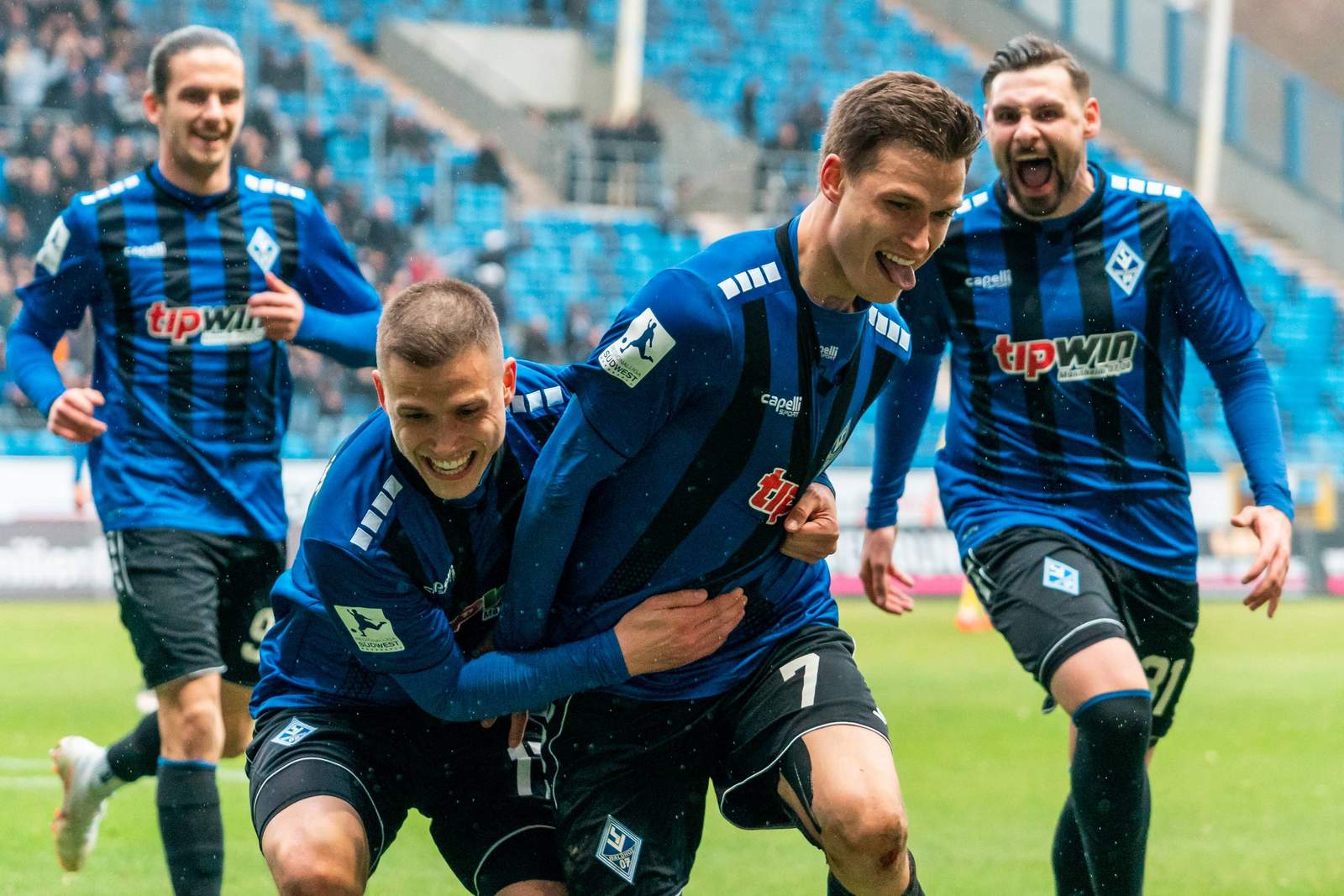 korte mannheim regionalliga Raffael Korte jubelt nach Tor für Waldhof gegen Saarbrücken