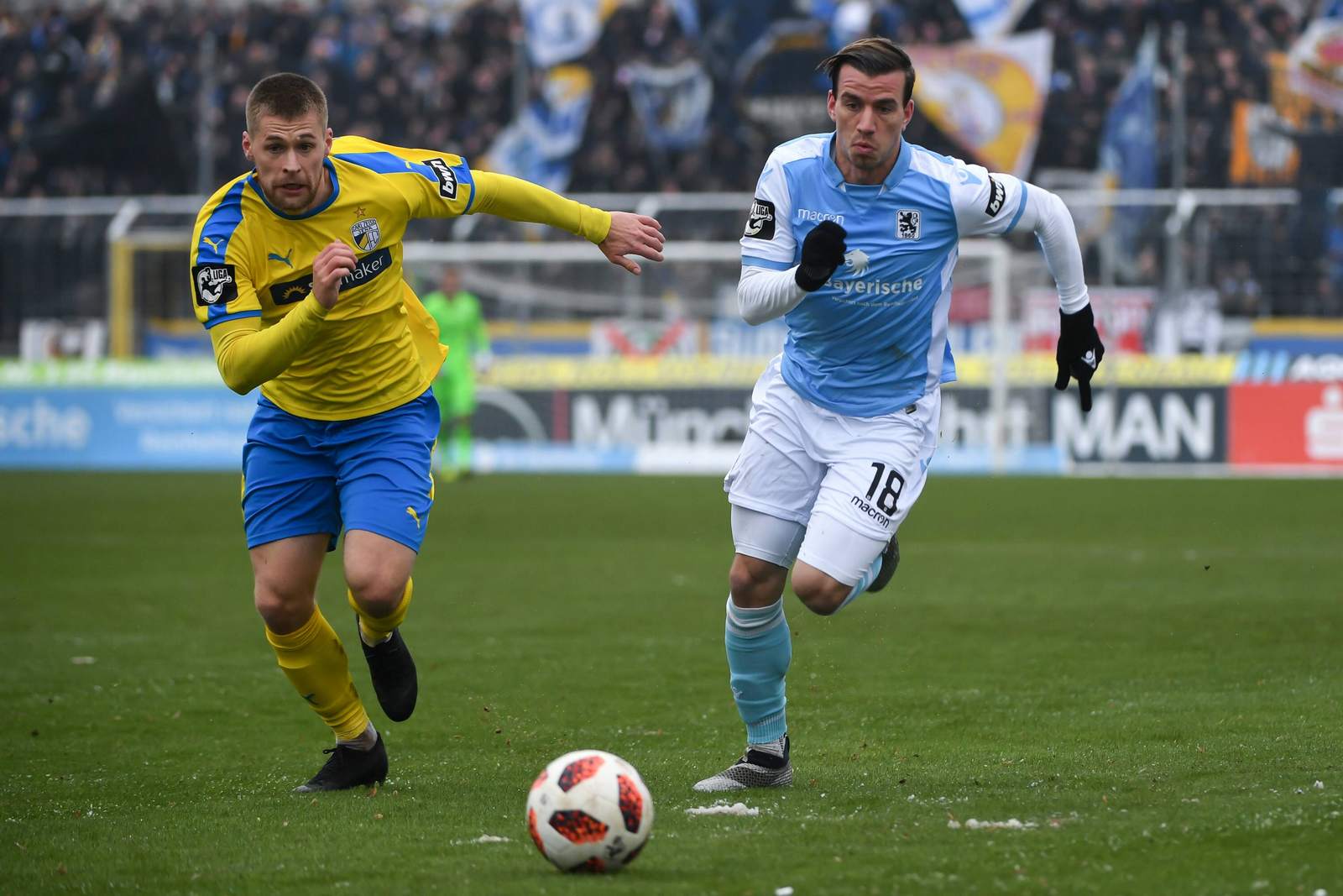 dominik bock, nico karger, carl zeiss jena, 1860 münchen, 3. liga Dominik Bock gegen Nico Karger.