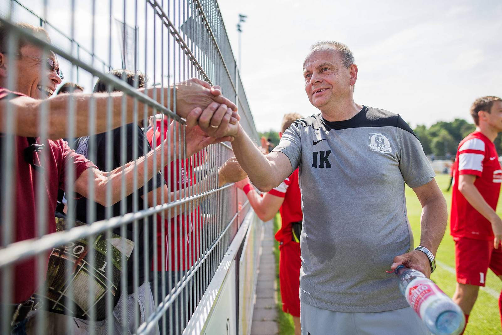 regionalliga, optik rathenow, ingo kahlisch Ingo Kahlisch feiert mit den Optik-Fans.
