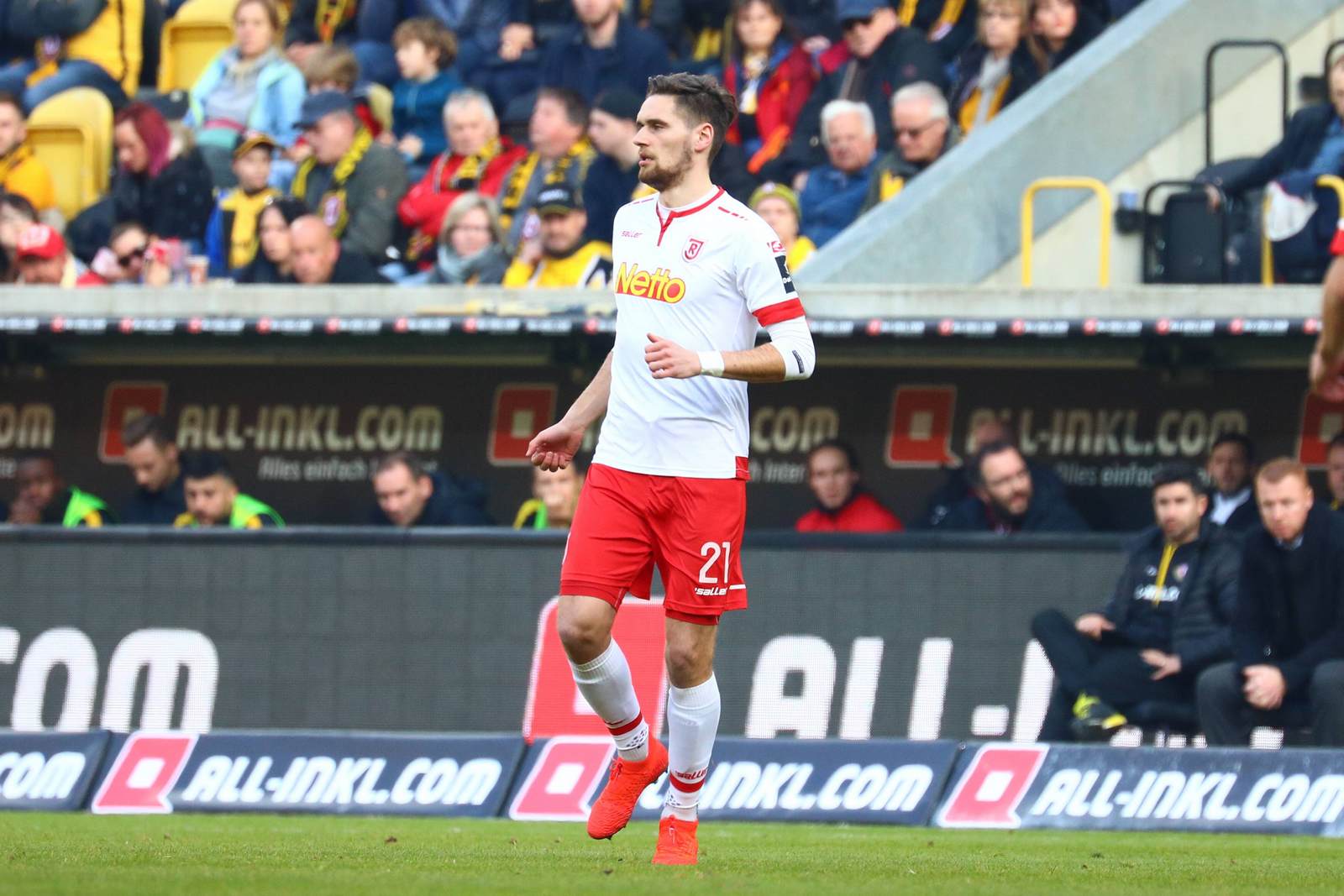jonas nietfeld, jahn regensburg, 2. bundesliga Jonas Nietfeld im Trikot des SSV Jahn Regensburg