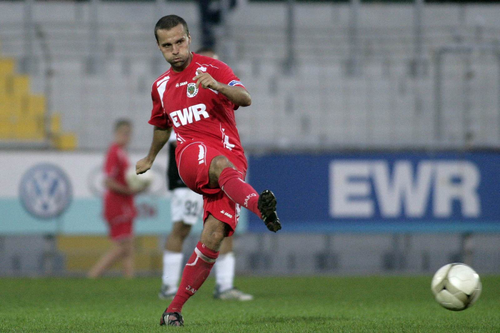marcel gebhardt, wormatia worms, testspiel Marcel Gebhardt passt den Ball