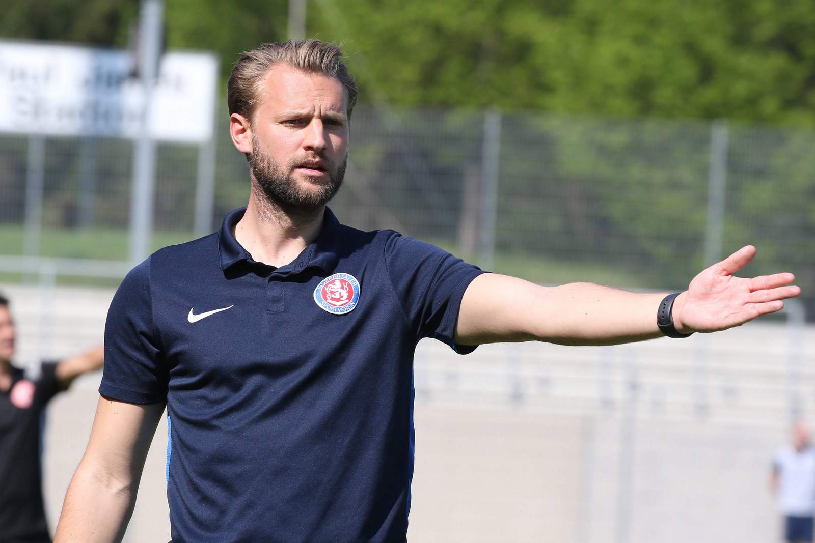 regionalliga, wuppertaler sv, pascal bieler Pascal Bieler gibt Anweisungen.