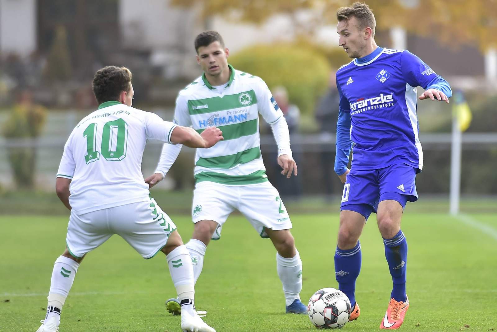 Schröter, Illertissen, regionalliga bayern Felix Schröter vom FC Illertissen im Spiel gegen Fürth