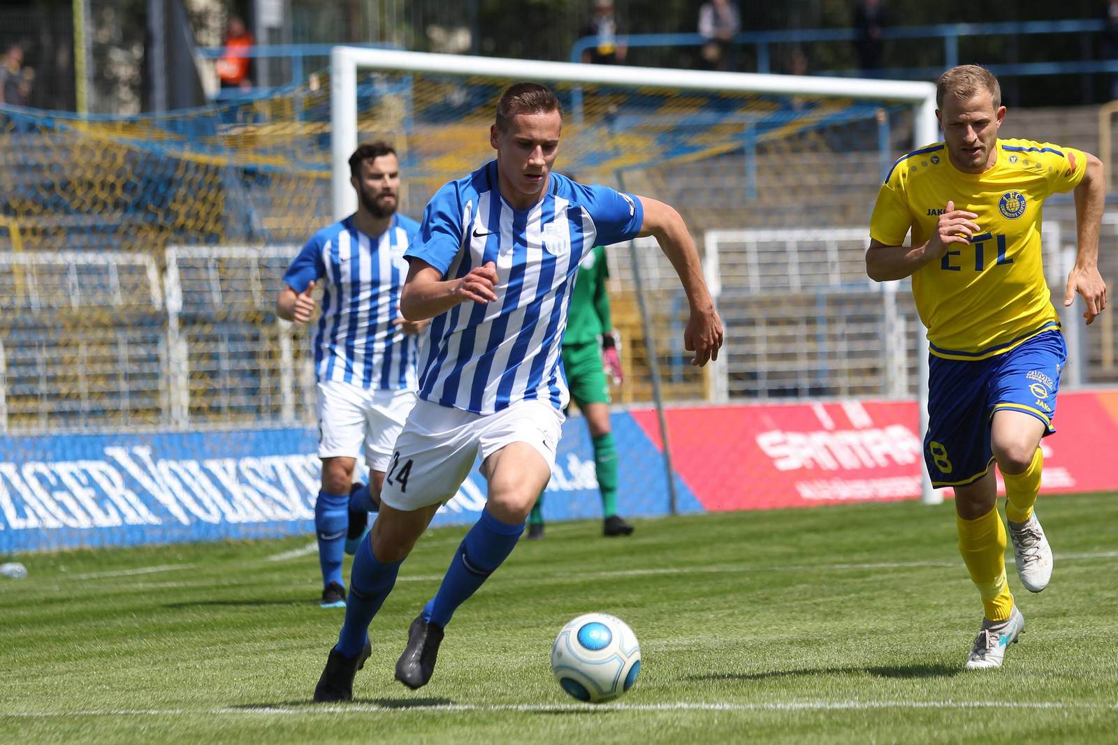 collin von brezinski, fc oberlausitz neugersdorf, regionalliga nordost Collin von Brezinski am Ball für den FC Oberlausitz Neugersdorf