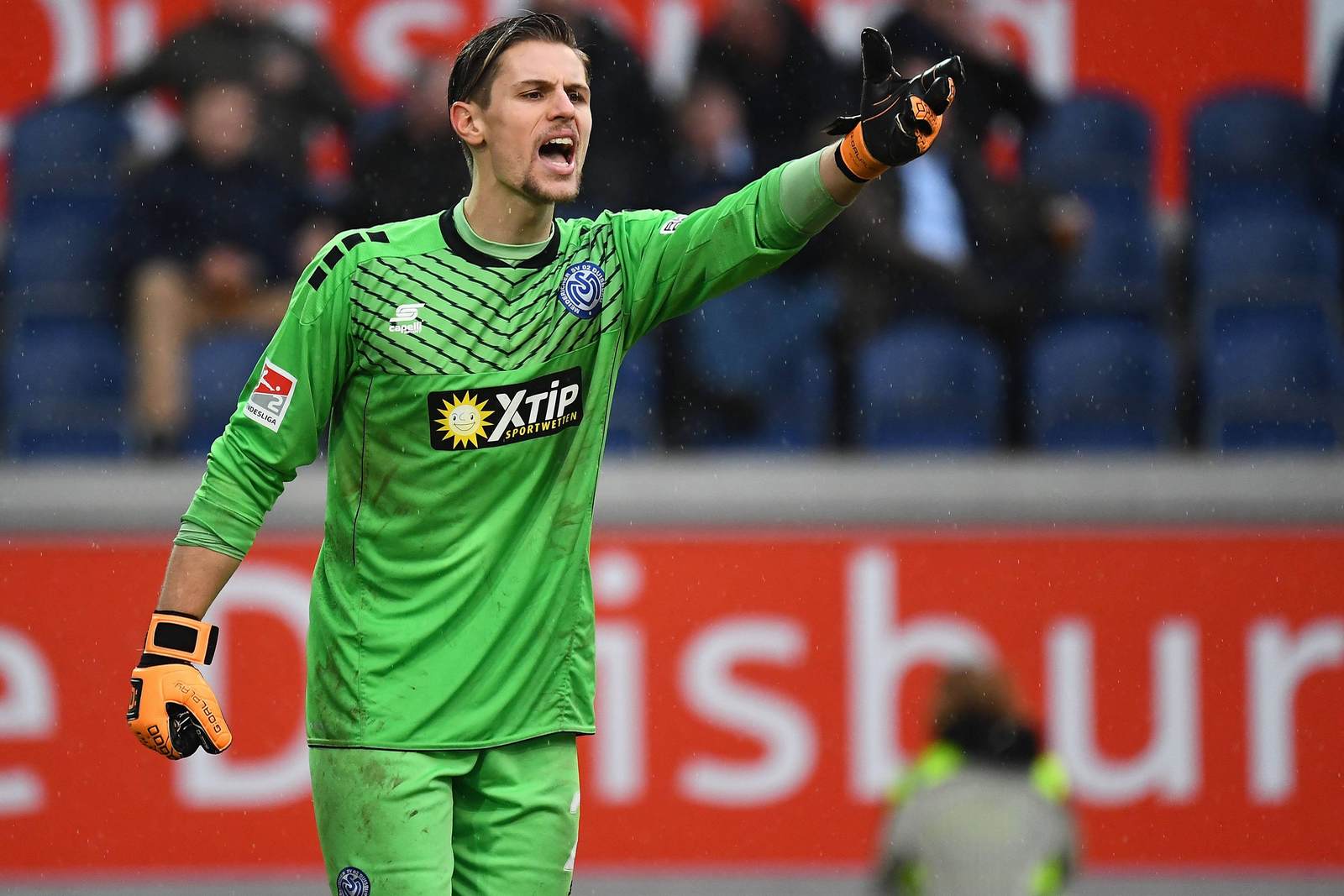 daniel mesenhöler, msv duisburg, 2. bundesliga Daniel Mesenhöler dirigiert die Abwehr