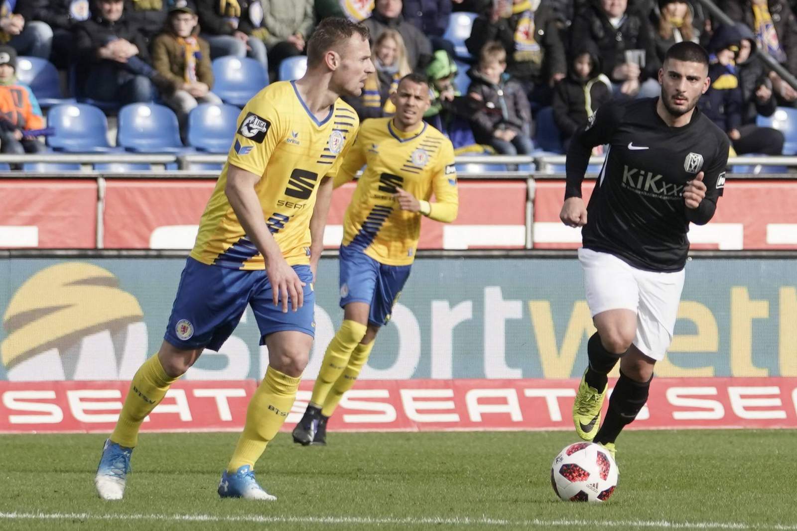 3. liga, eintracht braunschweig, bernd nehrig Bernd Nehrig (l.) gegen Meppen.