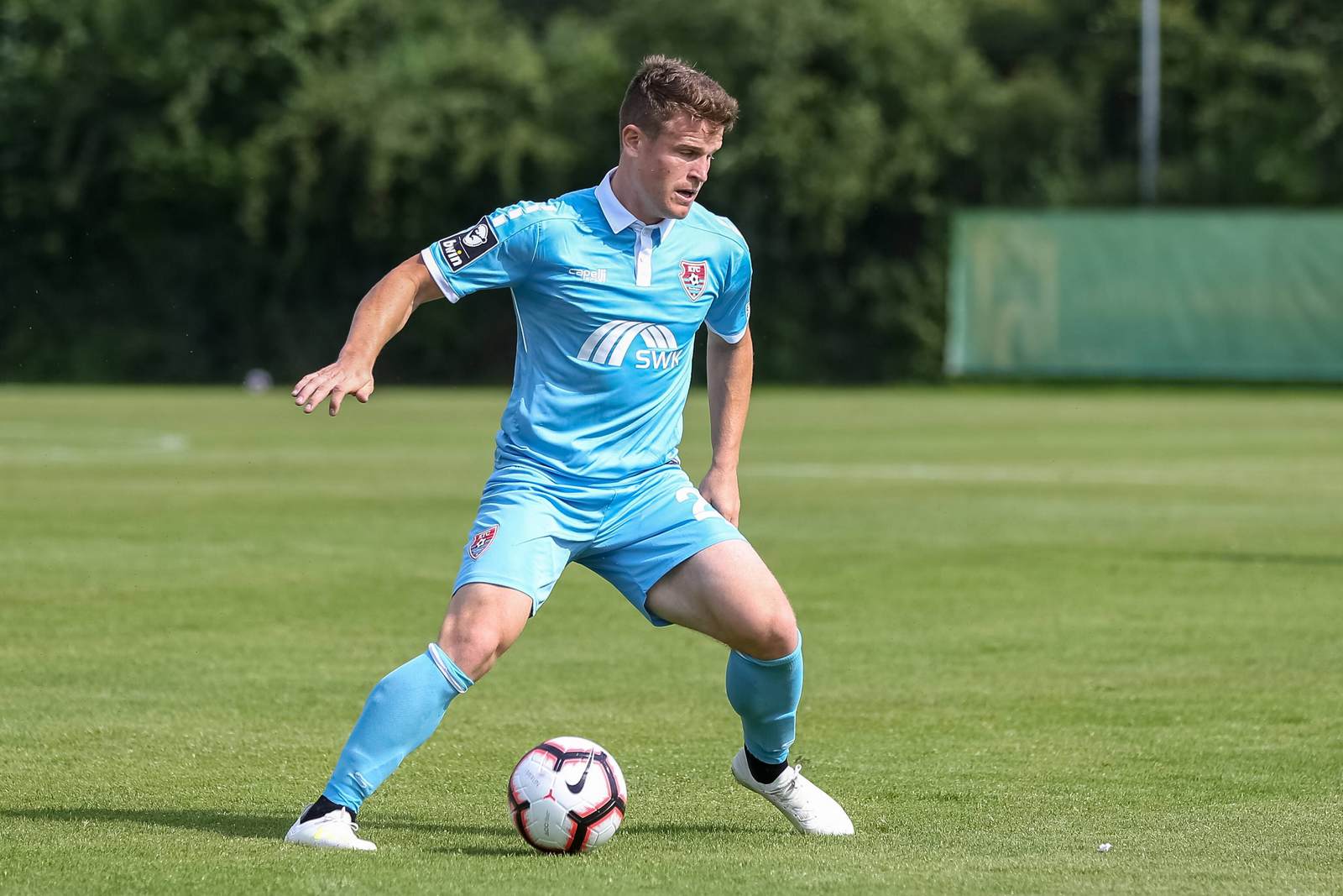 tobias rühle, kfc uerdingen, vorbereitung 2019/20 Tobias Rühle am Ball für den KFC Uerdingen