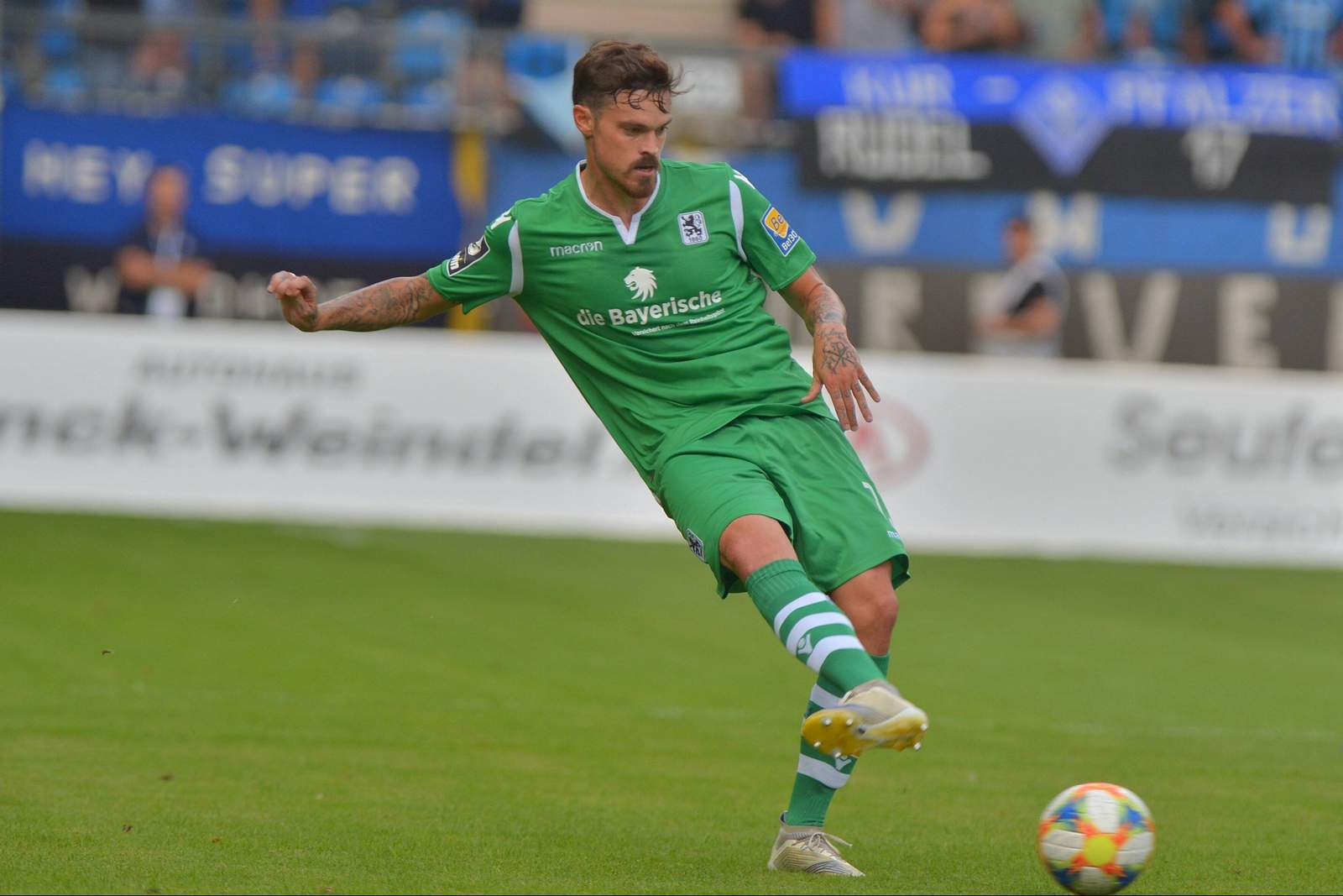 3. liga, 1860 münchen, dennis erdmann Dennis Erdmann im Spielaufbau.