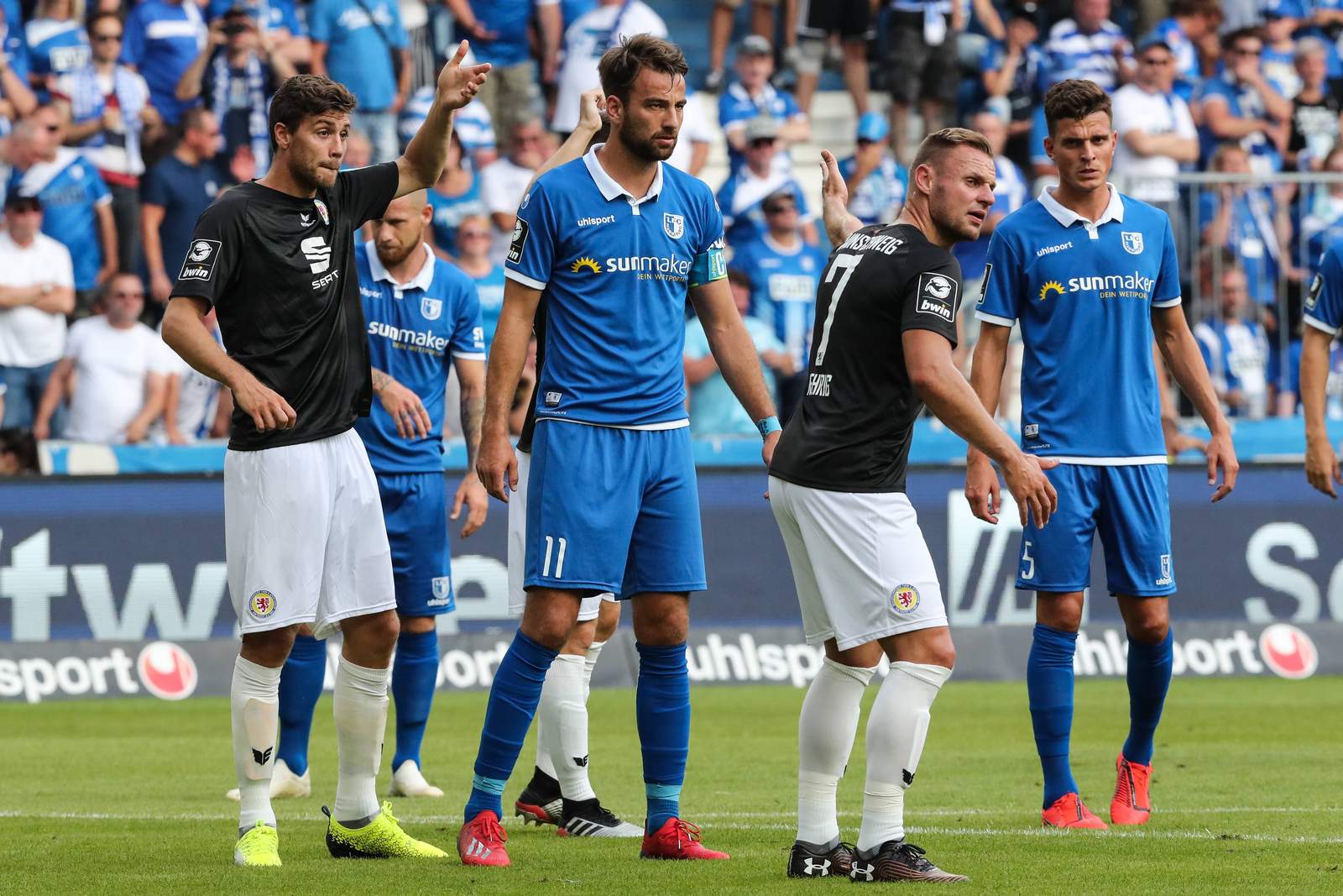 3. liga, 1. fc magdeburg, christian beck, tobias mueller Christian Beck (m.) und Tobias Müller (r.) gegen Braunschweig.