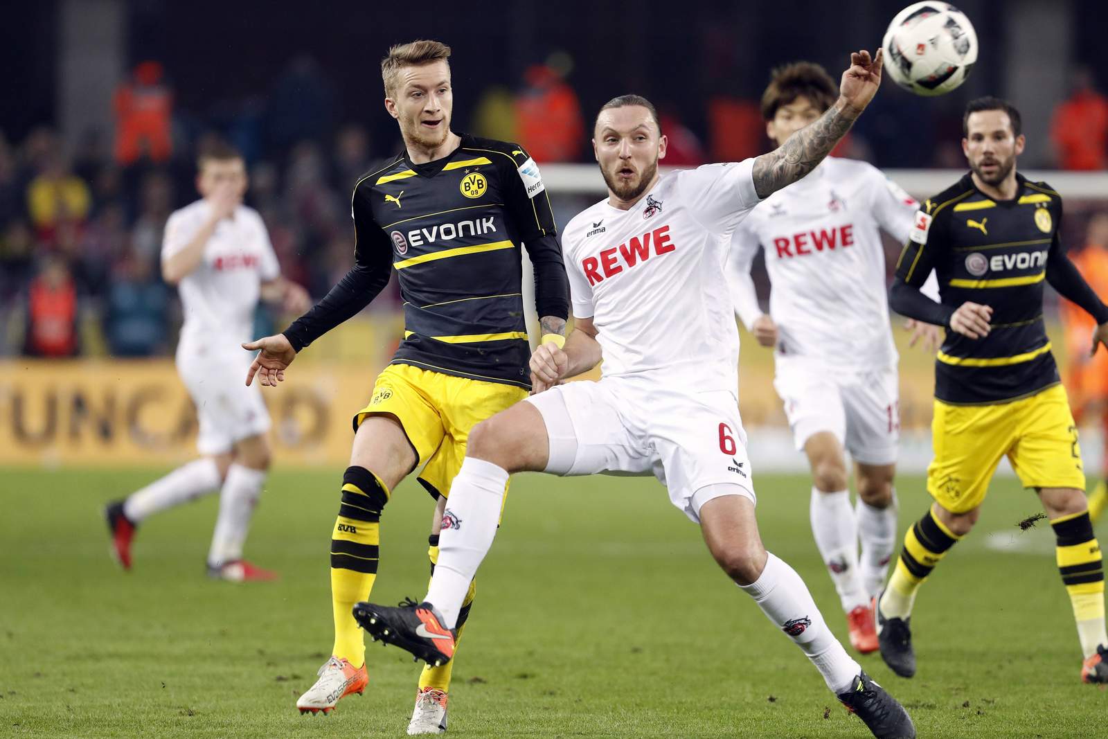 Marco Reus, BVB, Marco Höger, 1. FC Köln, Bundesliga Marco Reus vom BVB gegen Marco Höger vom 1. FC Köln