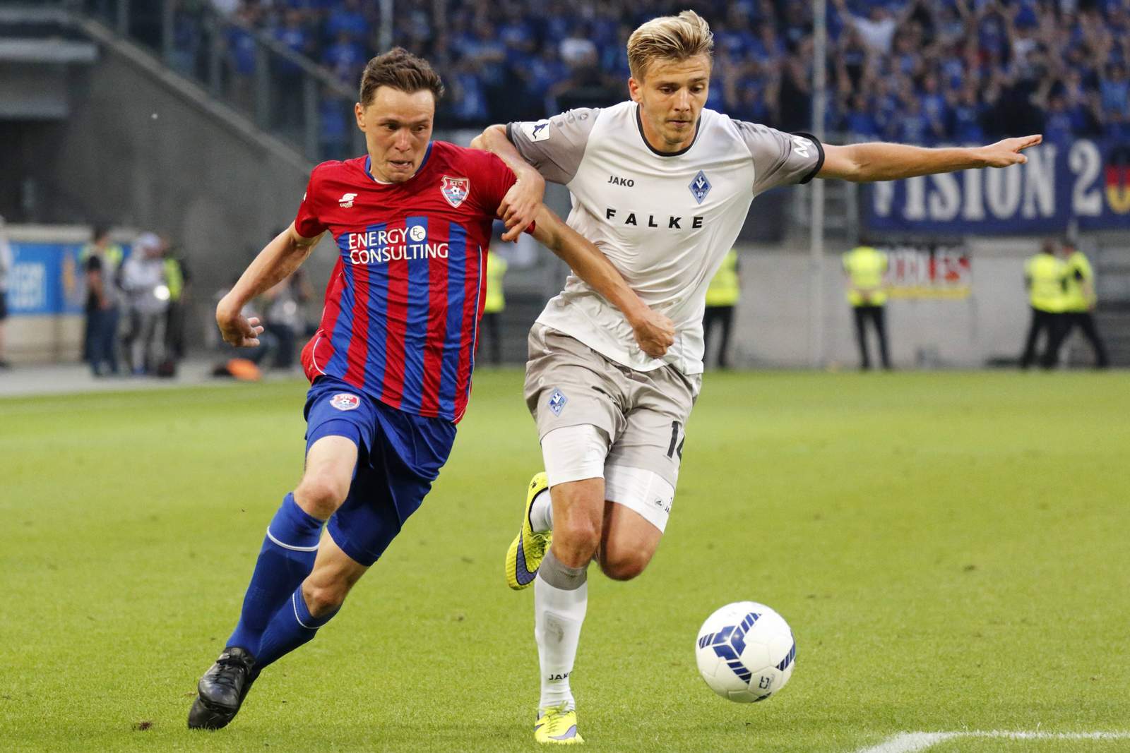 bittroff, uerdingen, deville, waldhof, 3. liga Alexander Bittroff vom KFC Uerdingen gegen Maurice Deville von Waldhof mannheim