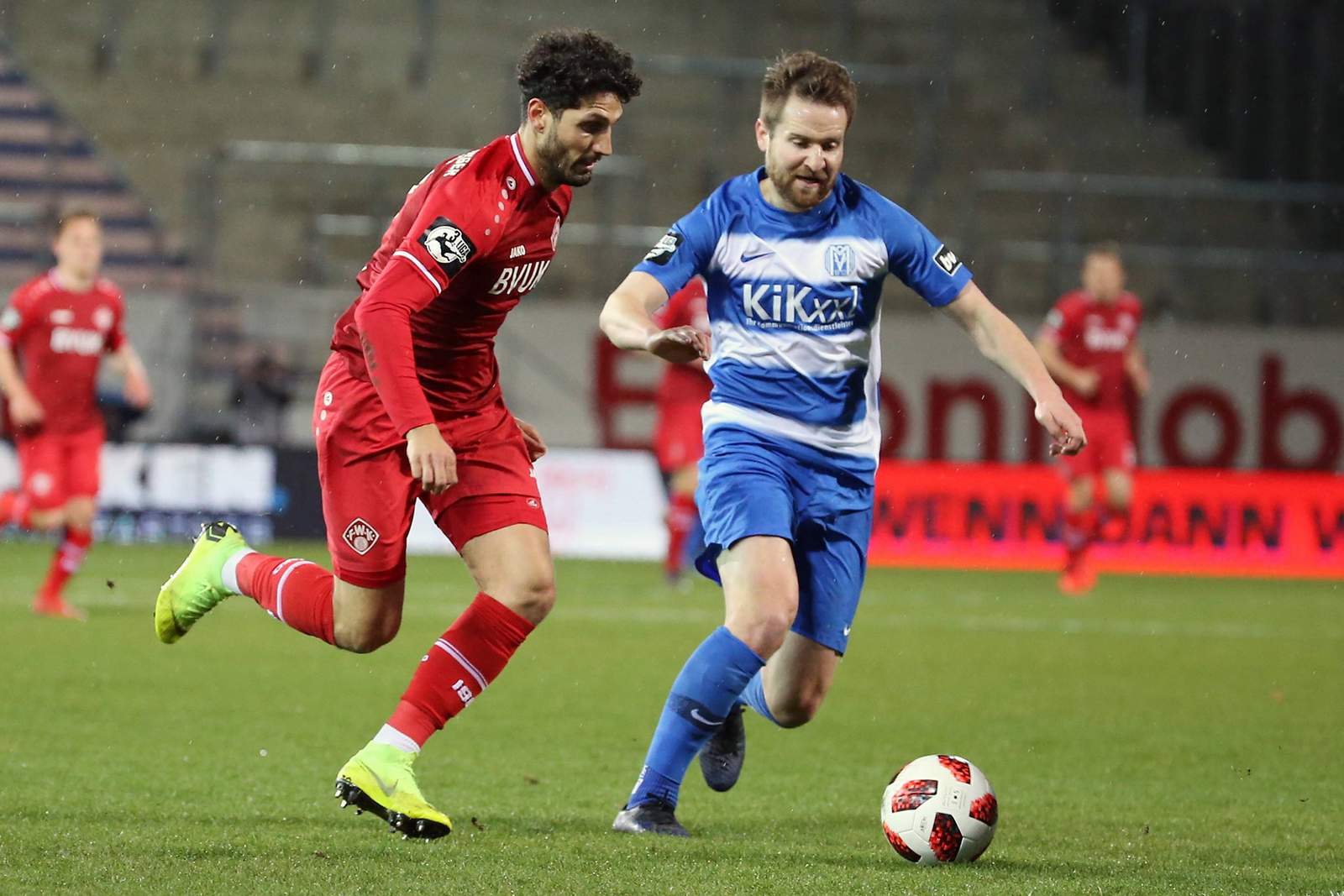 3. liga, wuerzburger kickers, fabio kaufmann, sv meppen, thilo leugers Fabio Kaufmann (l.) gegen Thilo Leugers.