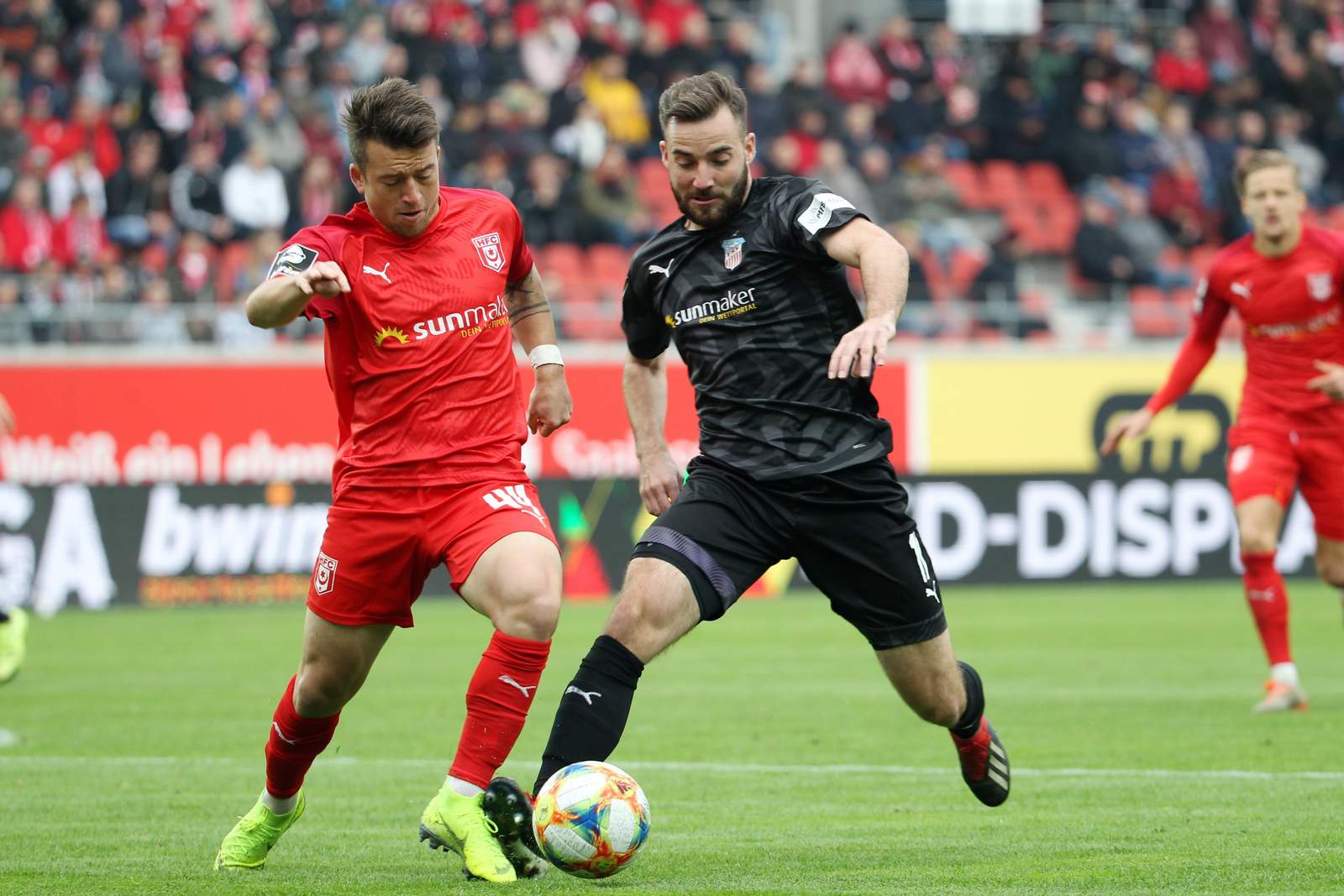 Patrick Göbel, HFC, Morris Schröter, FSV Zwickau, 3. Liga Patrick Göbel vom HFC gegen Morris Schröter vom FSV Zwickau