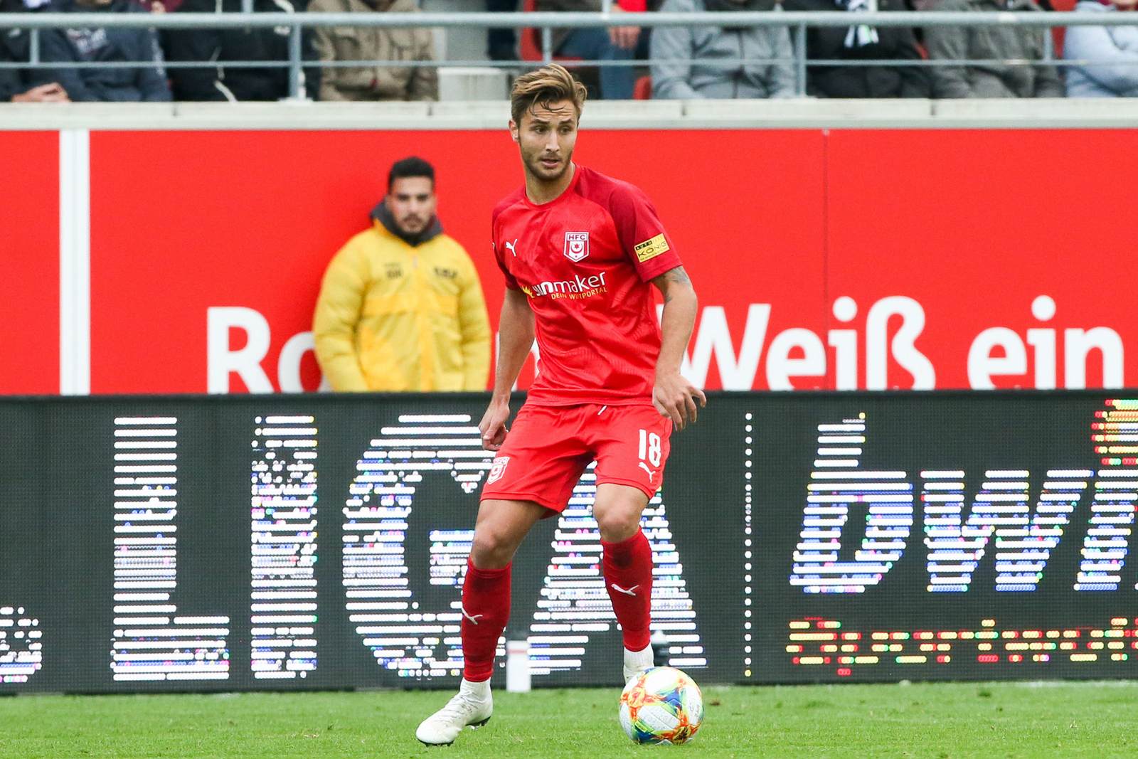 felix drinkuth, hfc, 3. liga Felix Drinkuth am Ball für den Halleschen FC